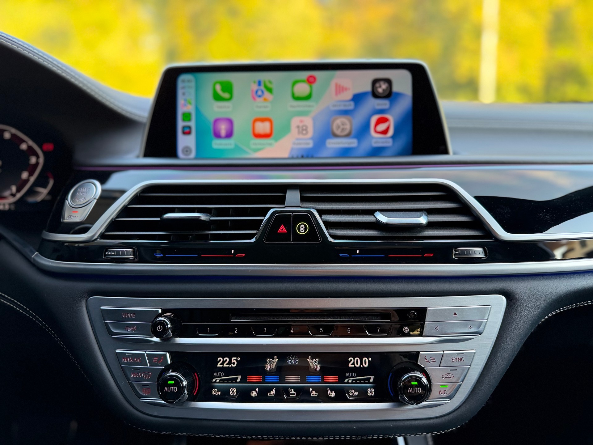 BMW 750i xDrive Steptronic-image-16