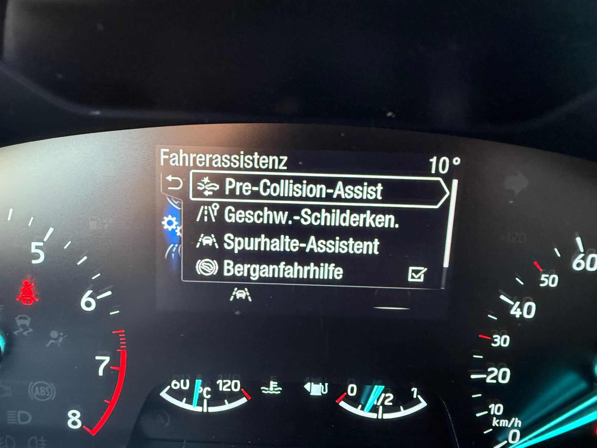 FORD Focus Station Wagon 1.0i EcoB 125 ST-Line-image-16
