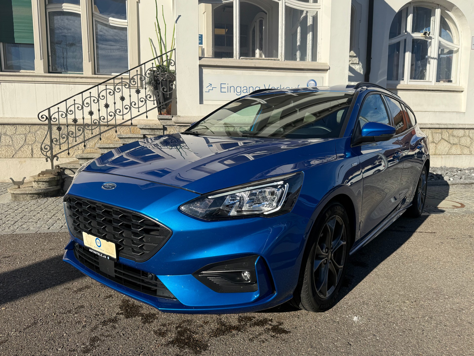 FORD Focus Station Wagon 1.0i EcoB 125 ST-Line-image-1