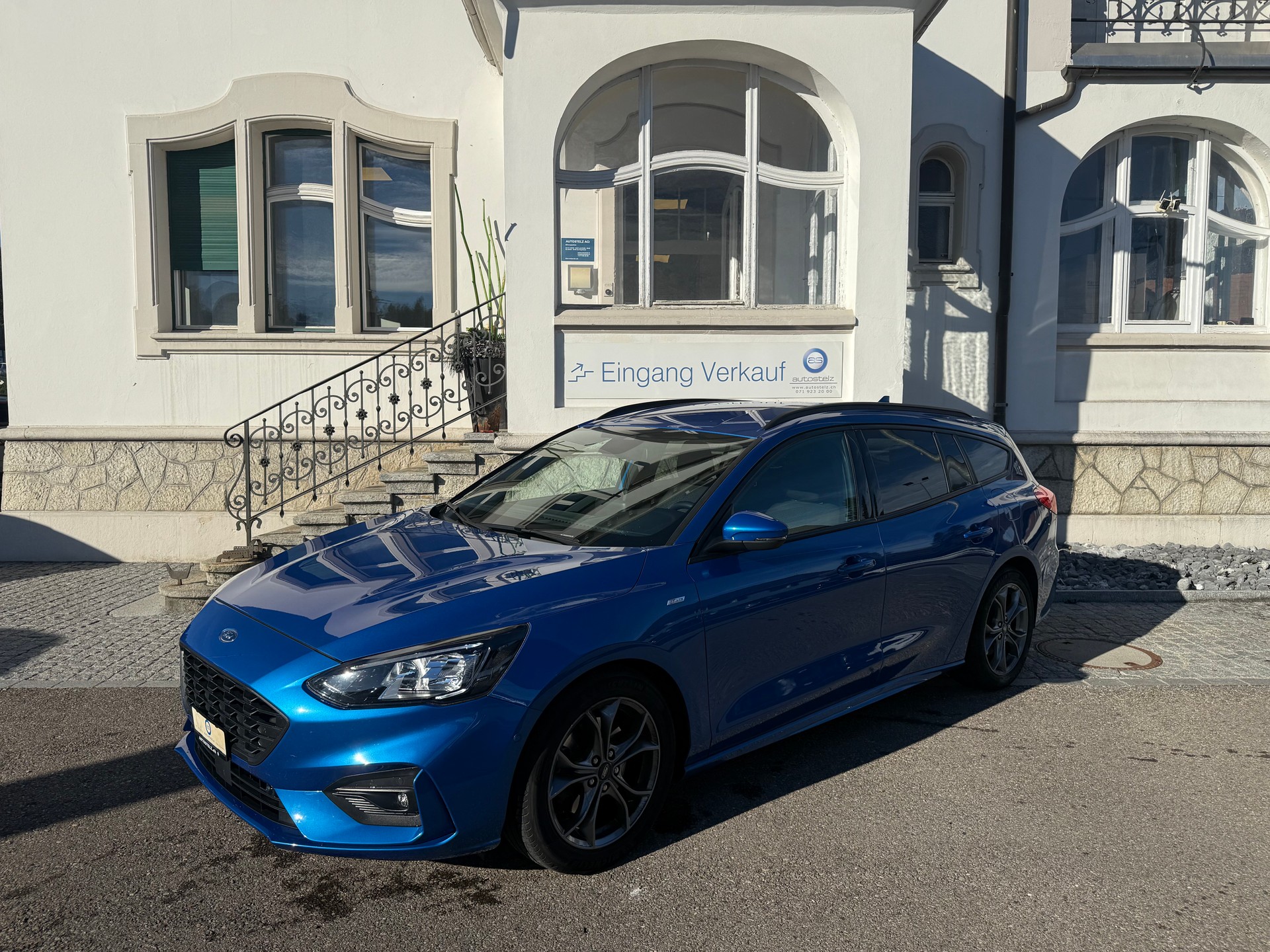FORD Focus Station Wagon 1.0i EcoB 125 ST-Line-image-0