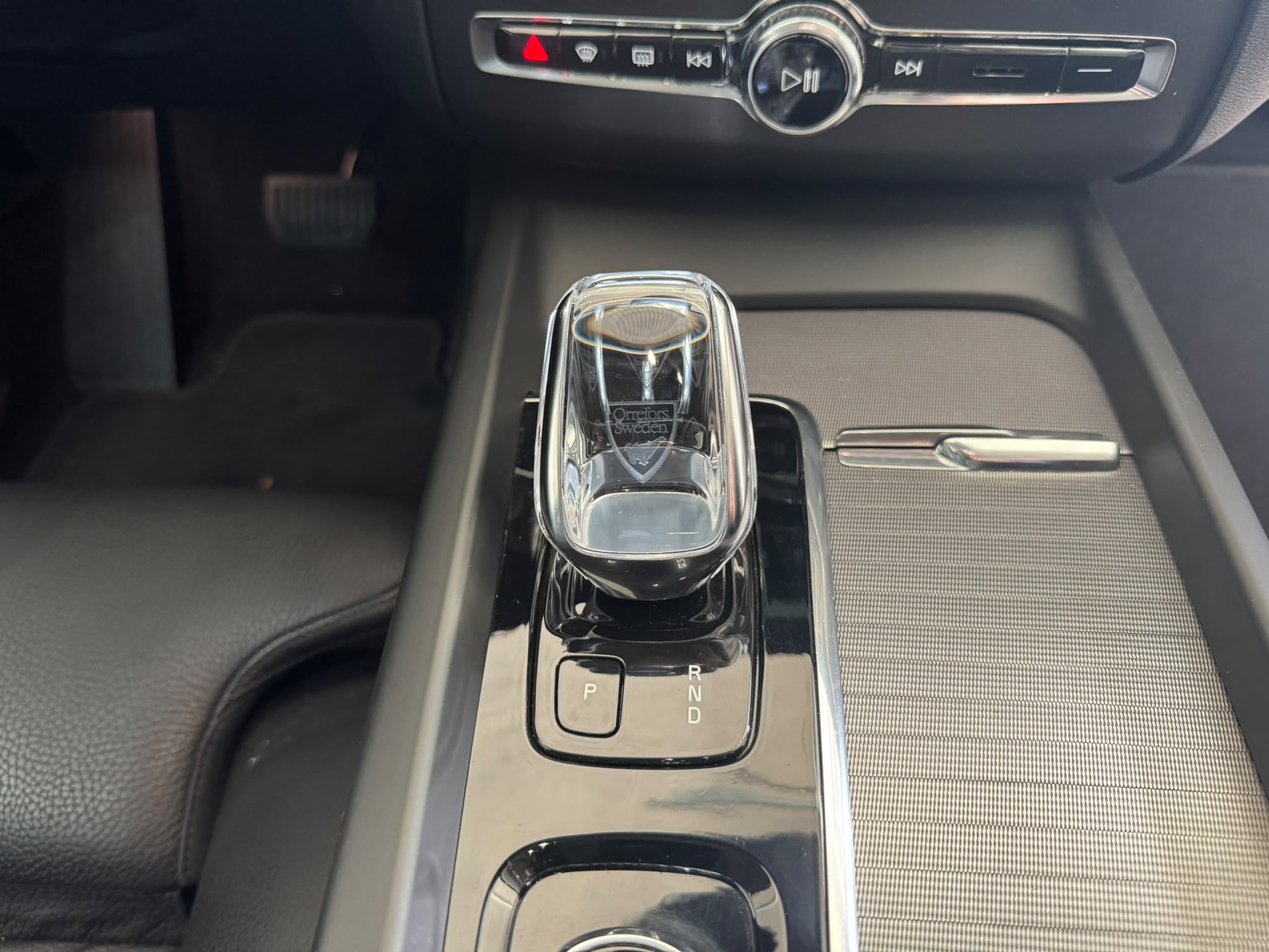 VOLVO XC60-image-11