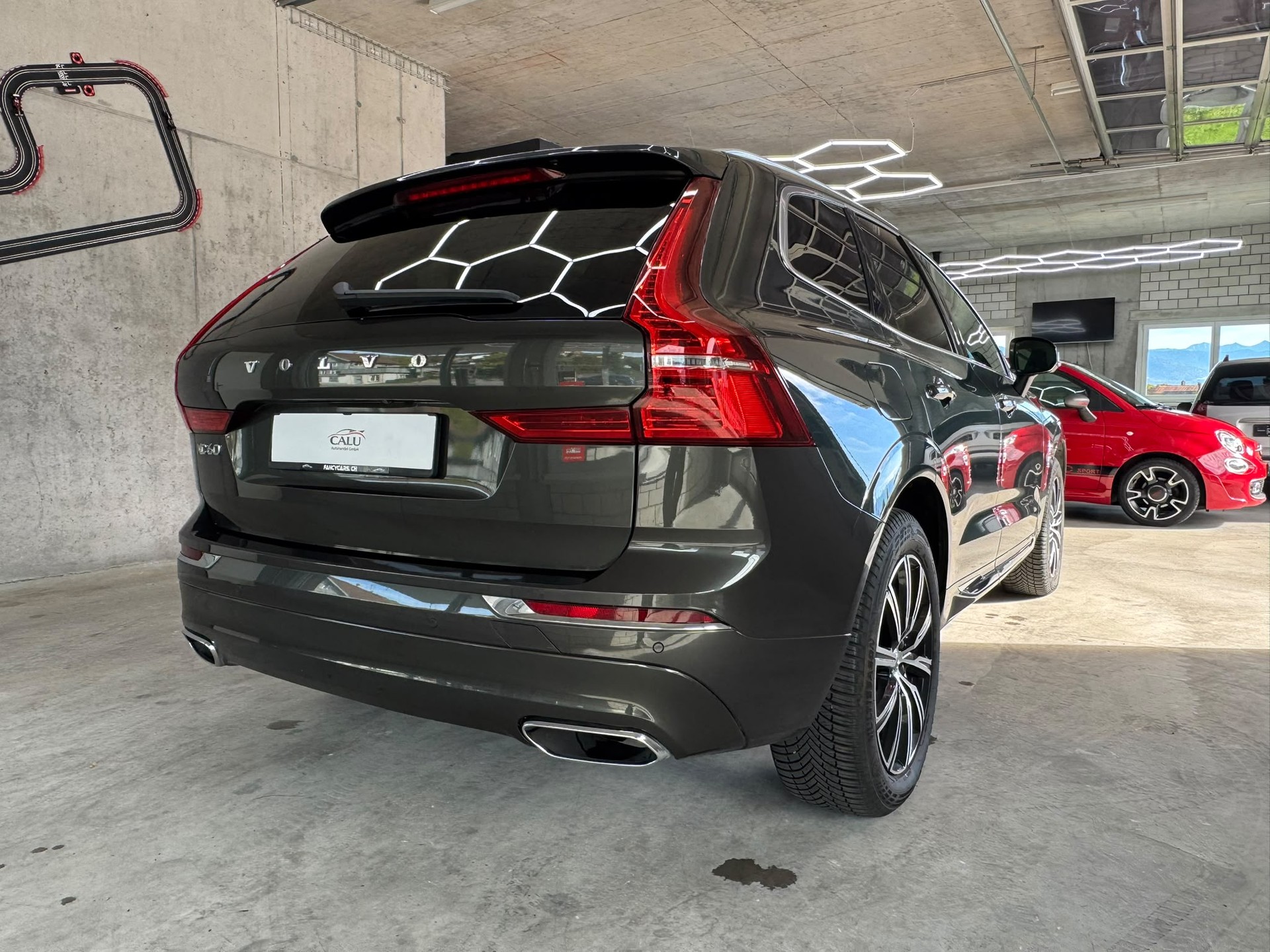 VOLVO XC60-image-3