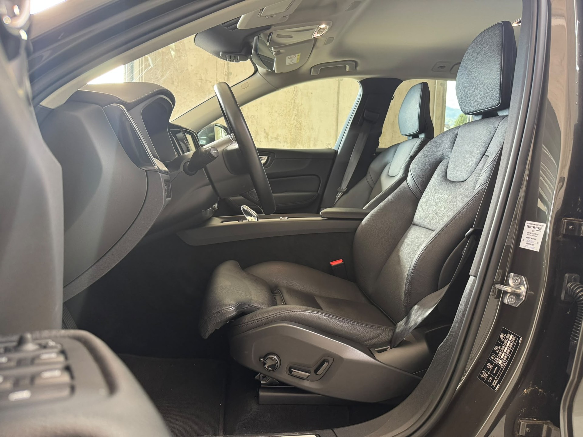 VOLVO XC60-image-6