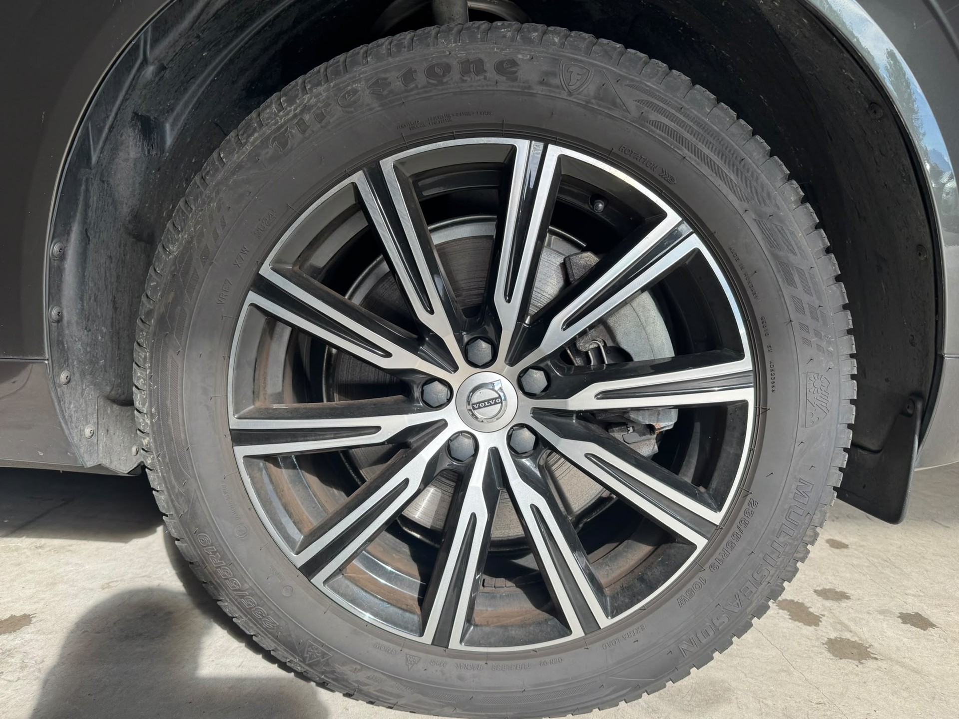 VOLVO XC60-image-5
