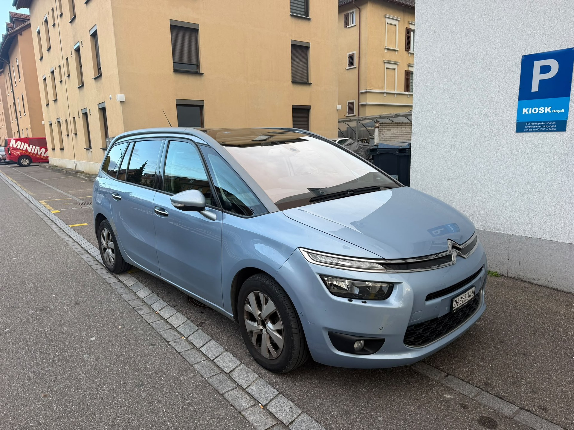 CITROEN Grand C4 Picasso 1.6 e-HDi Attraction EGS6-image-1
