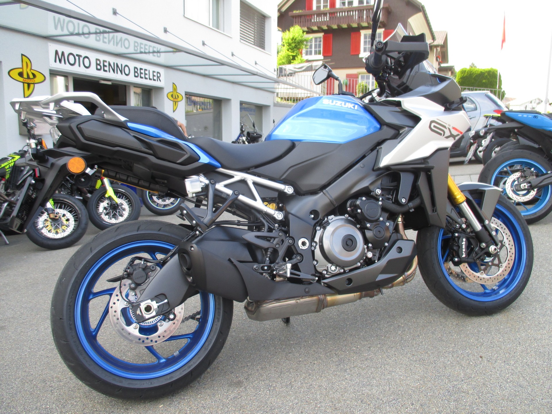 SUZUKI GSX-S1000 GX-image-1