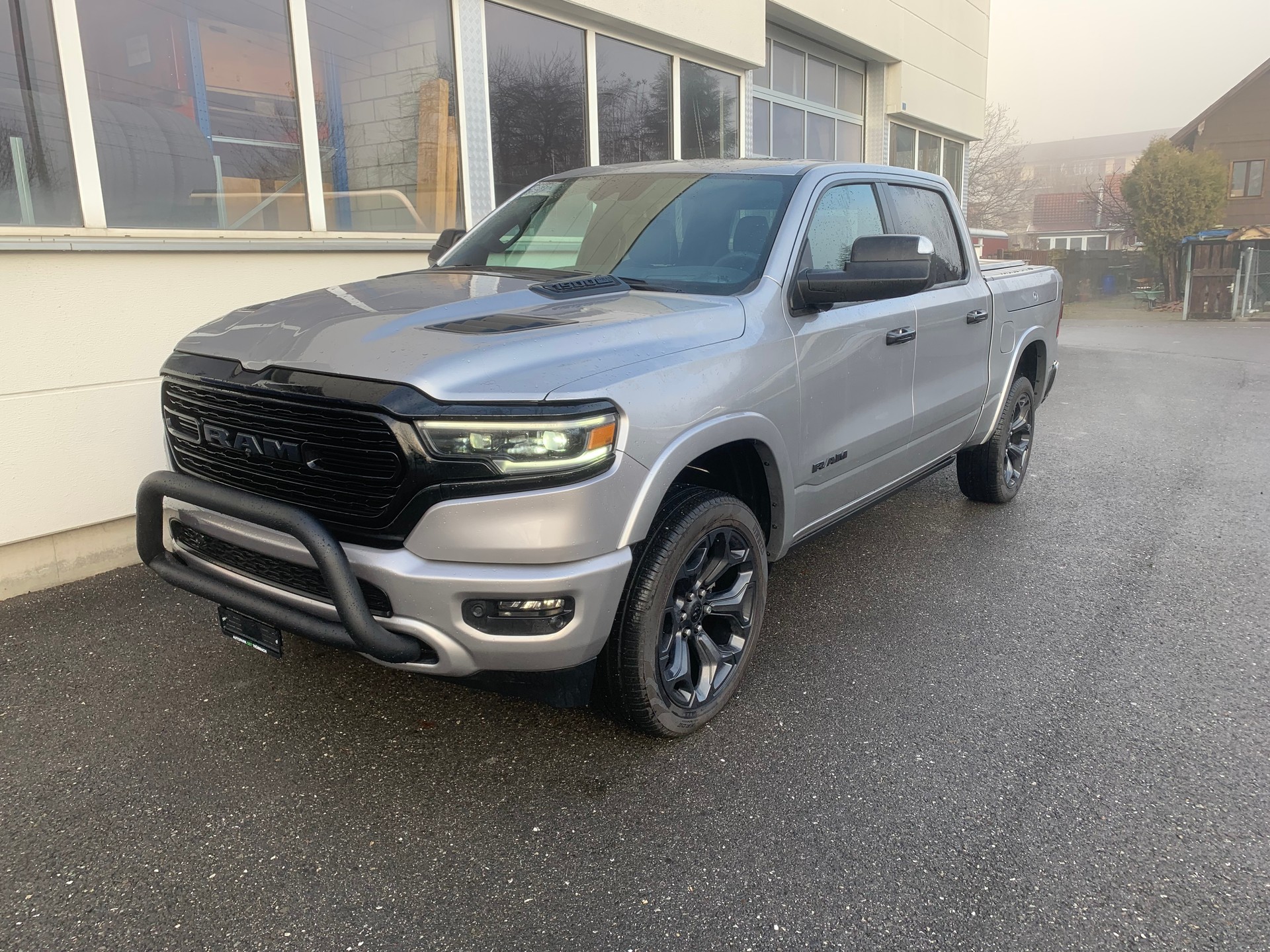 DODGE Ram 1500 Limited Crew Cab 5,7 V8 Night Edition E-Torque