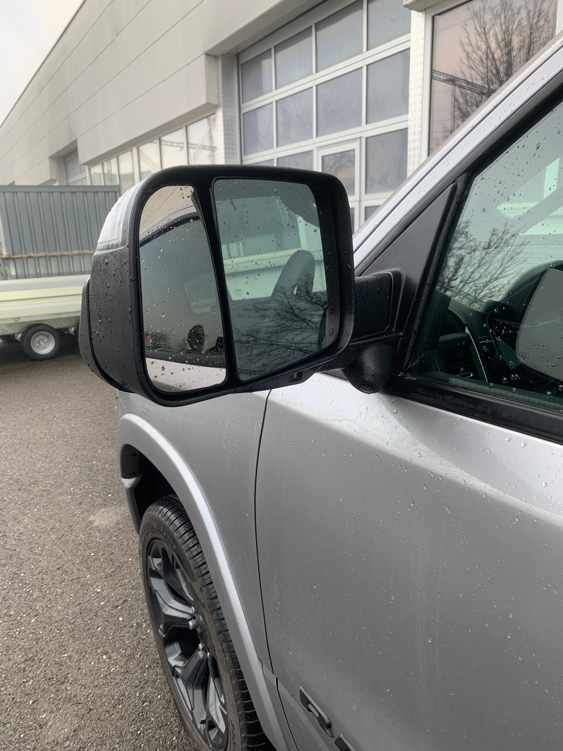 DODGE Ram 1500 Limited Crew Cab 5,7 V8 Night Edition E-Torque-image-13