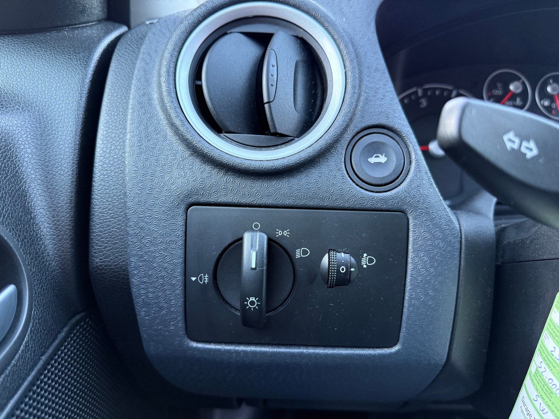 FORD Fusion 1.6 16V Trend-image-12
