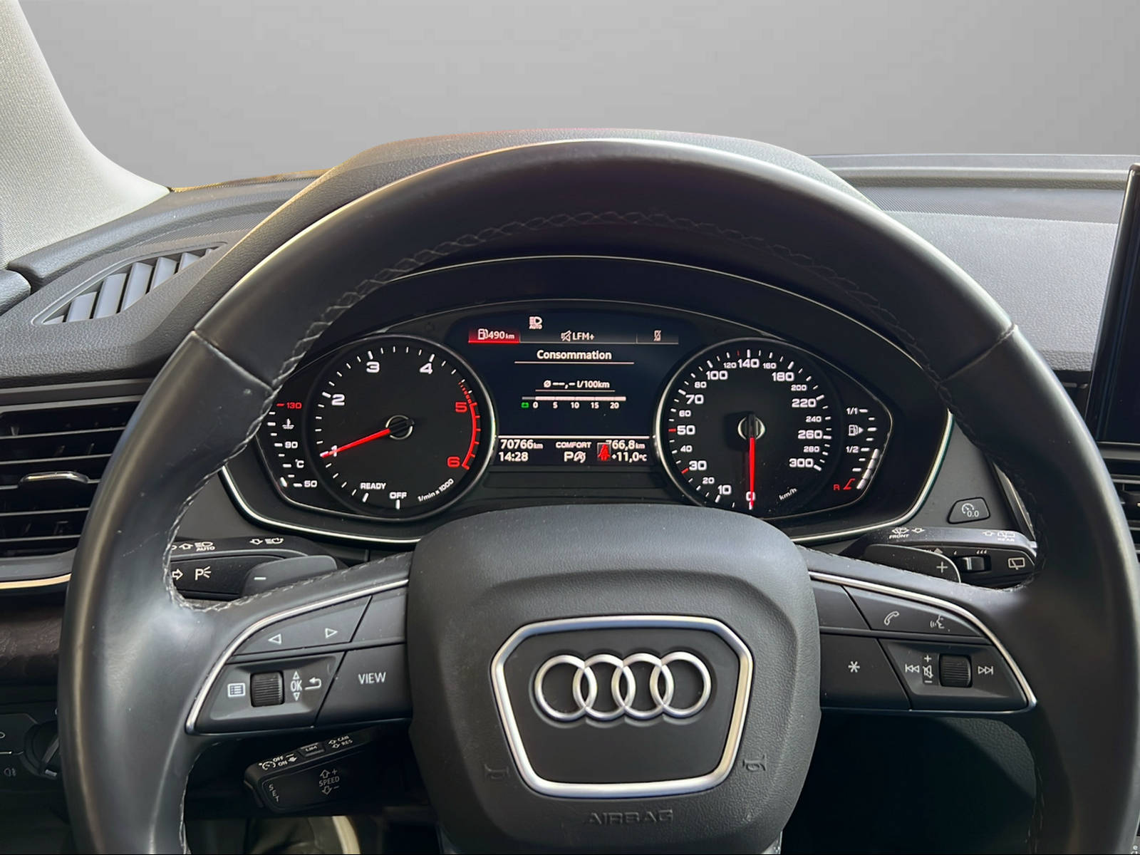 AUDI Q5 40 TDI advanced quattro S-tronic-image-8
