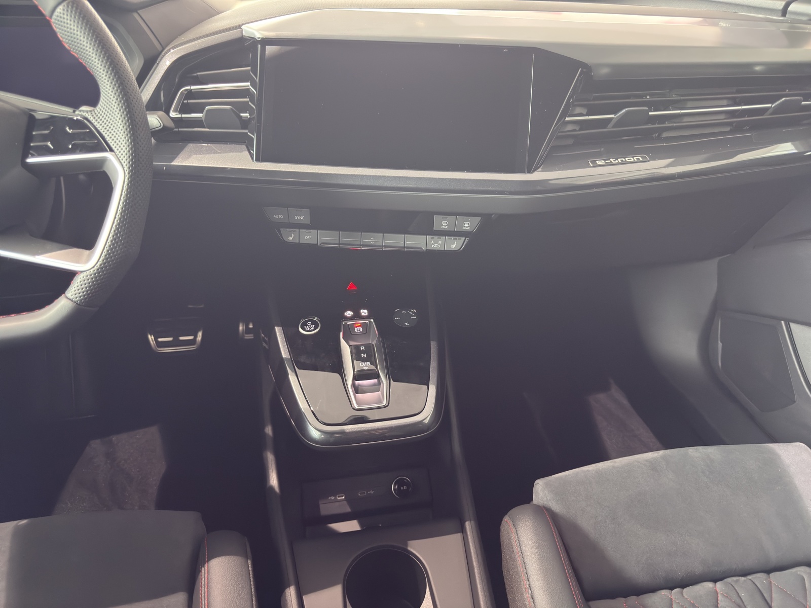 AUDI Q4 Sportback e-tron 45 Edition Swiss Ski quattro-image-9
