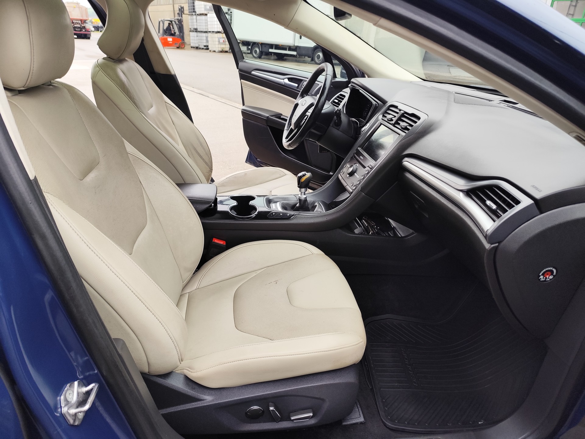 FORD Mondeo 2.0 TDCi Business Plus-image-6