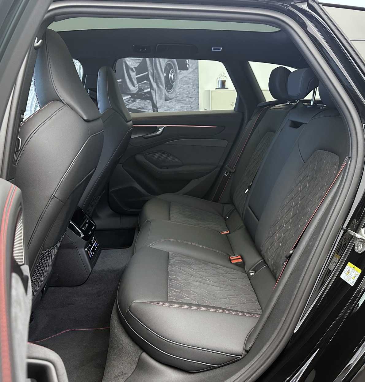 AUDI A6 Avant TFSI quattro 270 kW S tronic-image-22