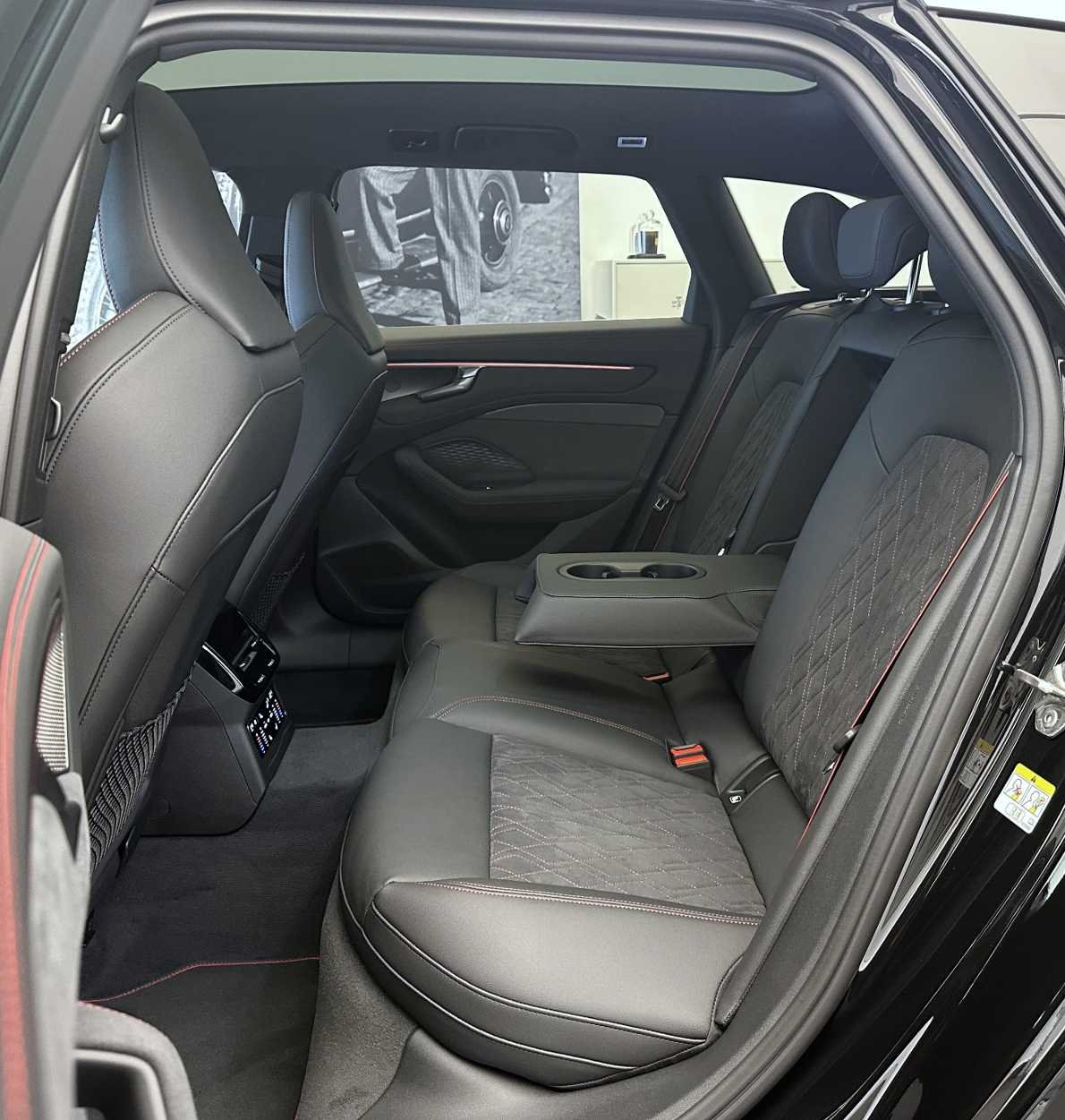 AUDI A6 Avant TFSI quattro 270 kW S tronic-image-23