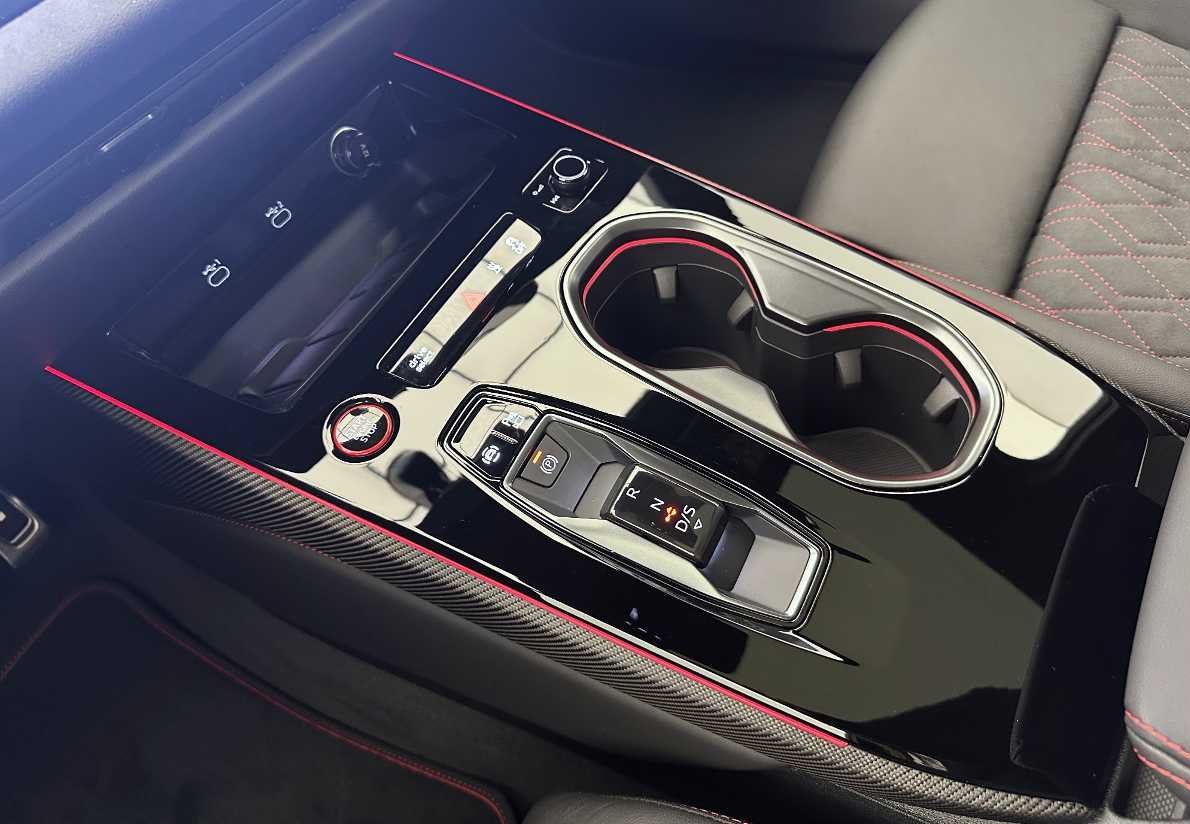 AUDI A6 Avant TFSI quattro 270 kW S tronic-image-12