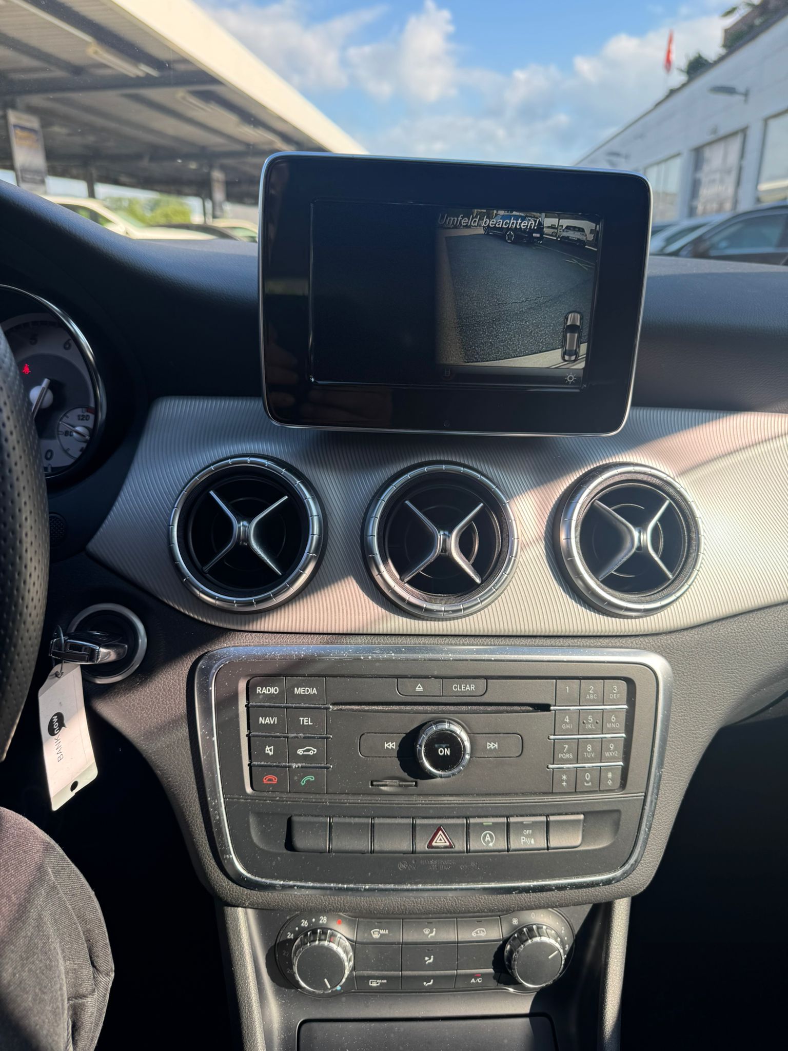 MERCEDES-BENZ CLA 200 Urban-image-14