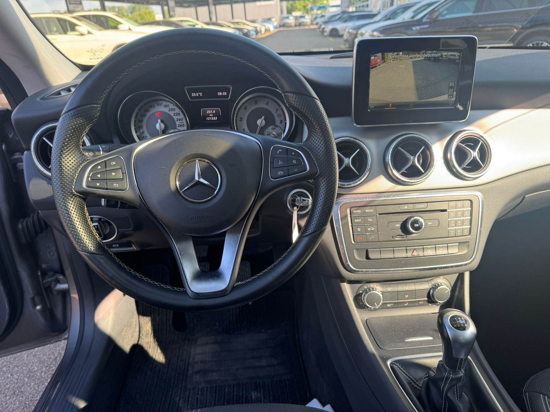 MERCEDES-BENZ CLA 200 Urban-image-13
