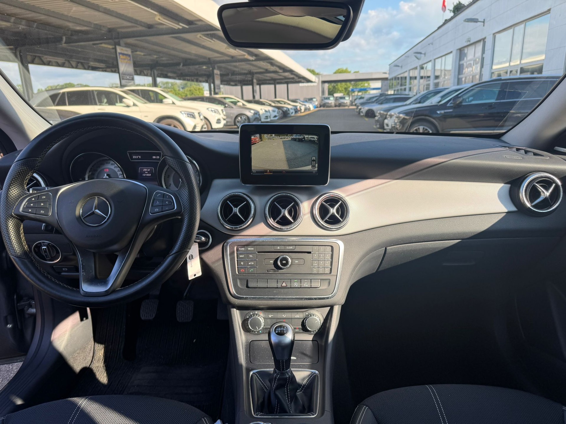 MERCEDES-BENZ CLA 200 Urban-image-12