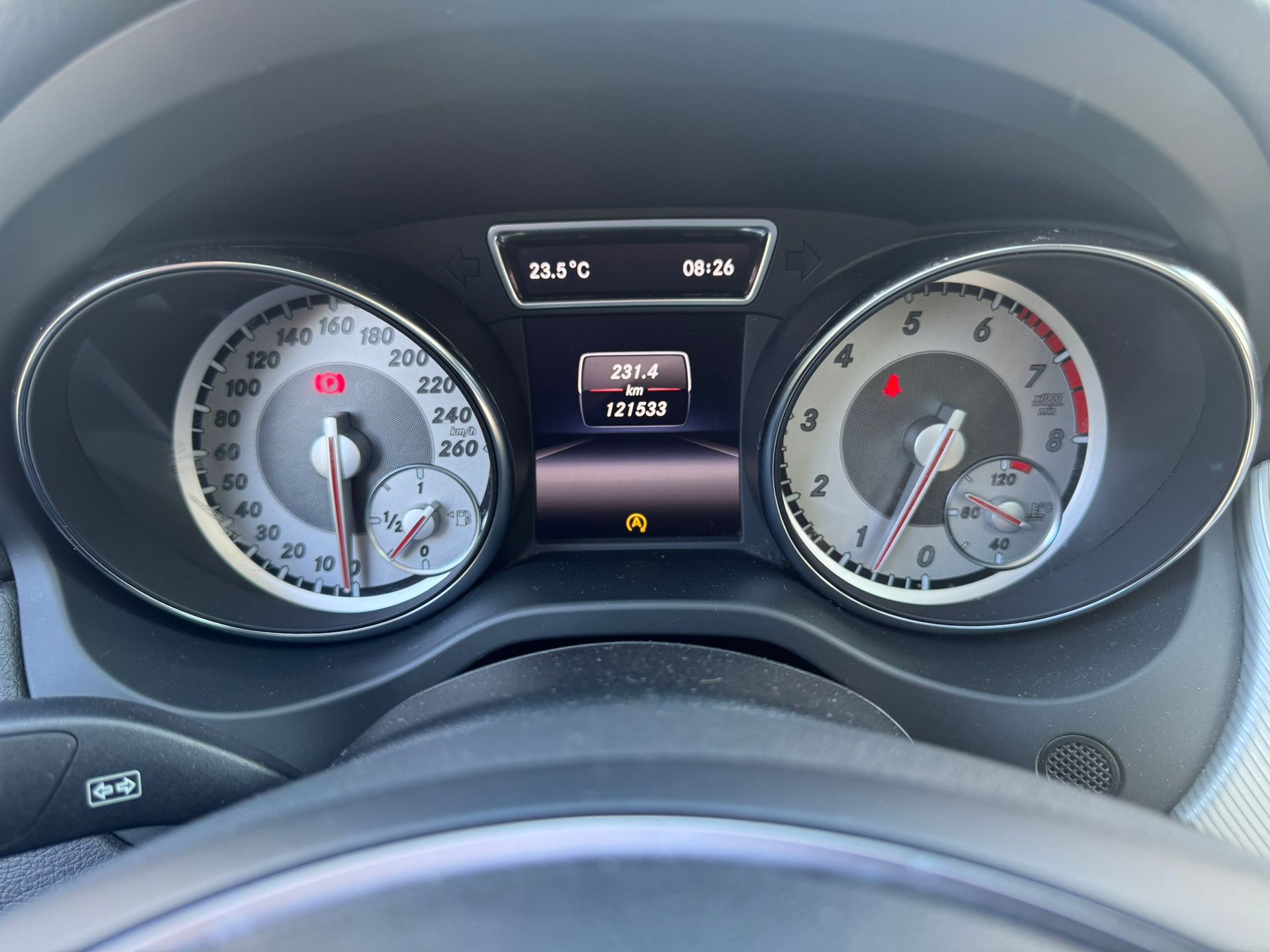 MERCEDES-BENZ CLA 200 Urban-image-15