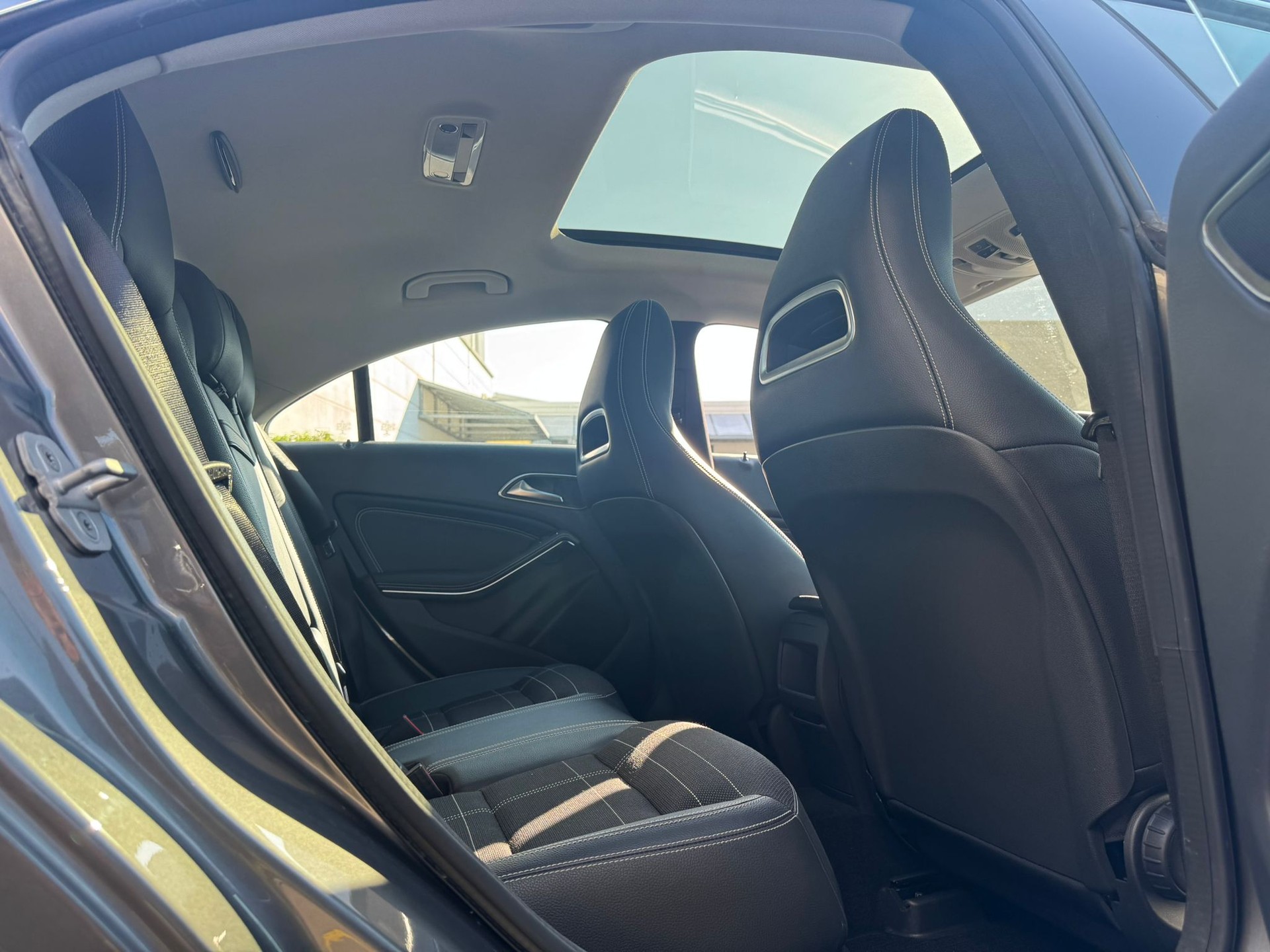 MERCEDES-BENZ CLA 200 Urban-image-11