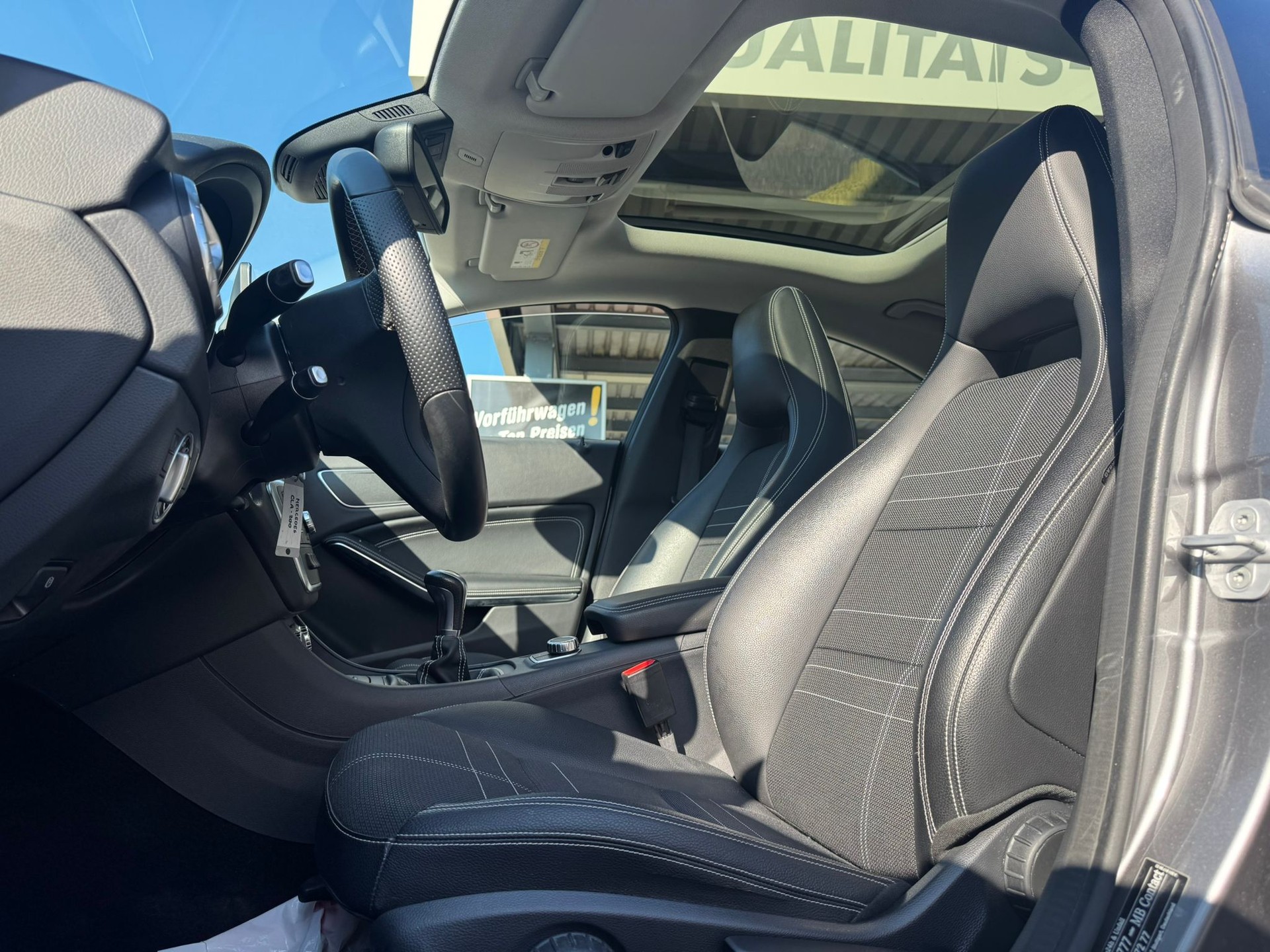 MERCEDES-BENZ CLA 200 Urban-image-8
