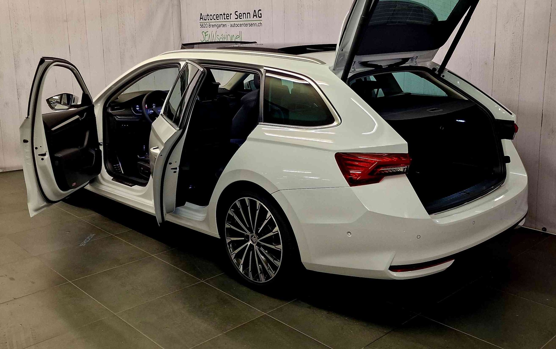 SKODA Octavia Combi 2.0 TSI DSG Selection 4x4-image-18