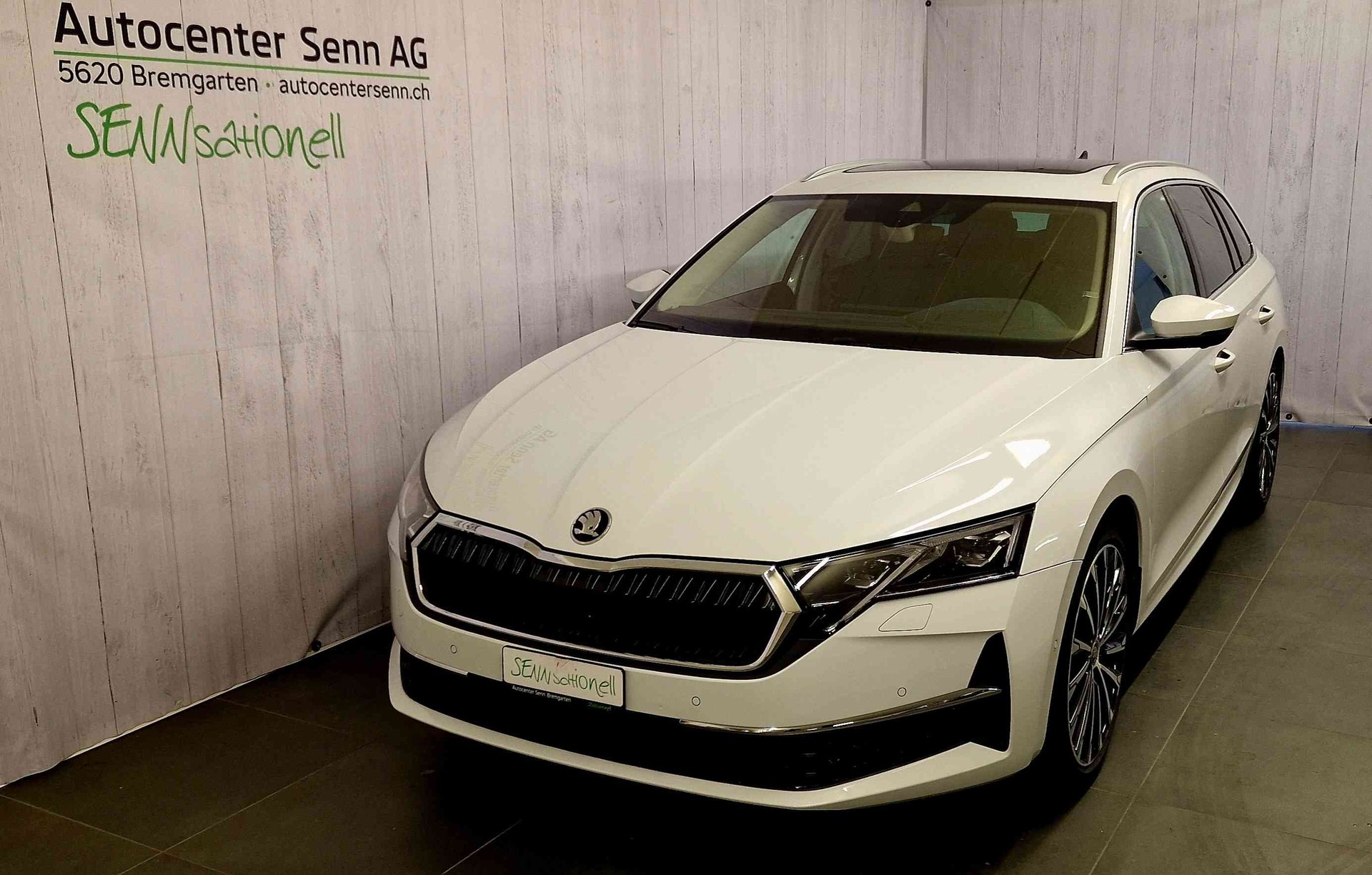 SKODA Octavia Combi 2.0 TSI DSG Selection 4x4-image-1