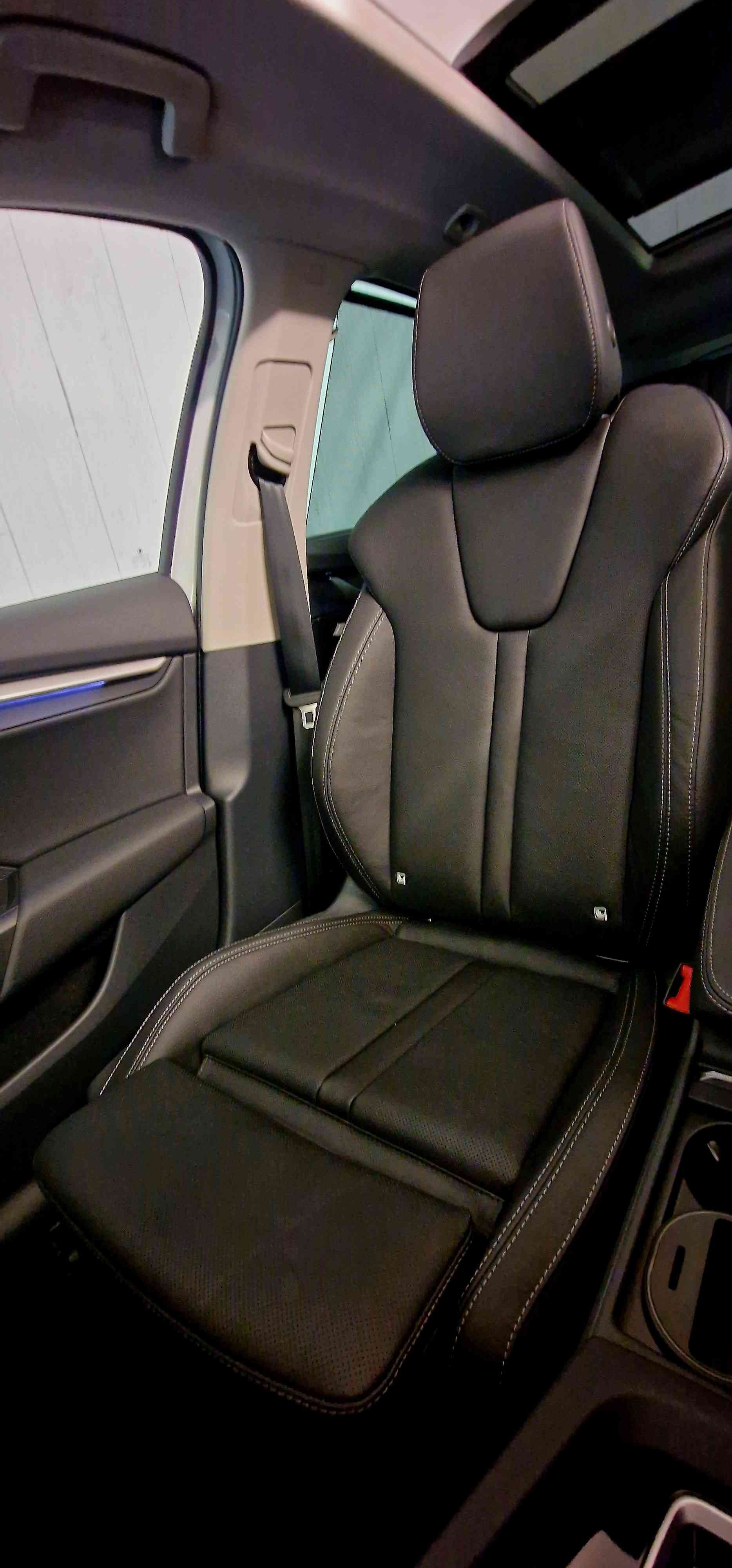 SKODA Octavia Combi 2.0 TSI DSG Selection 4x4-image-12