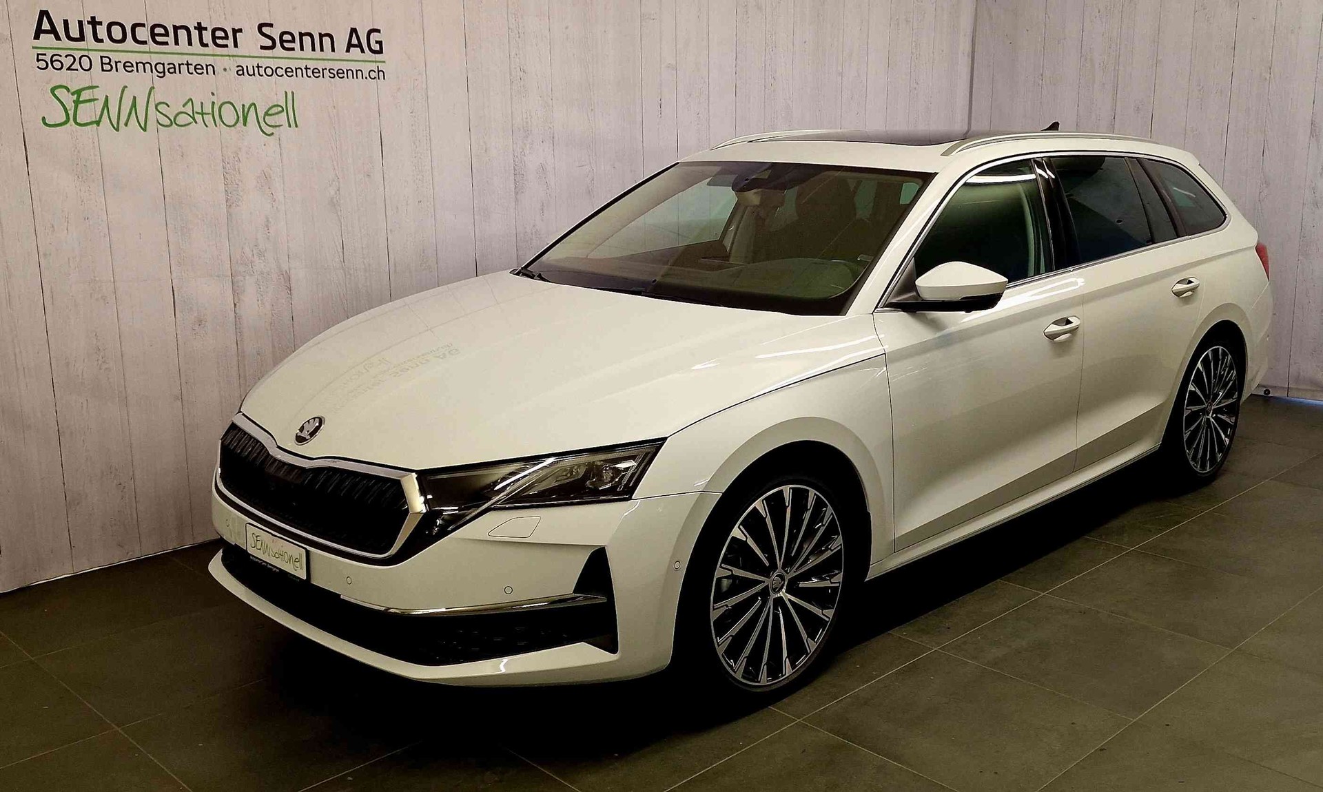 SKODA Octavia Combi 2.0 TSI DSG Selection 4x4-image-0
