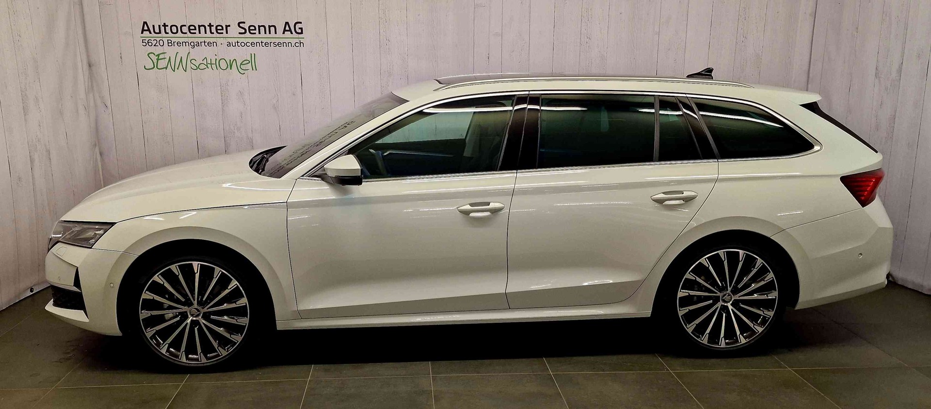 SKODA Octavia Combi 2.0 TSI DSG Selection 4x4-image-2