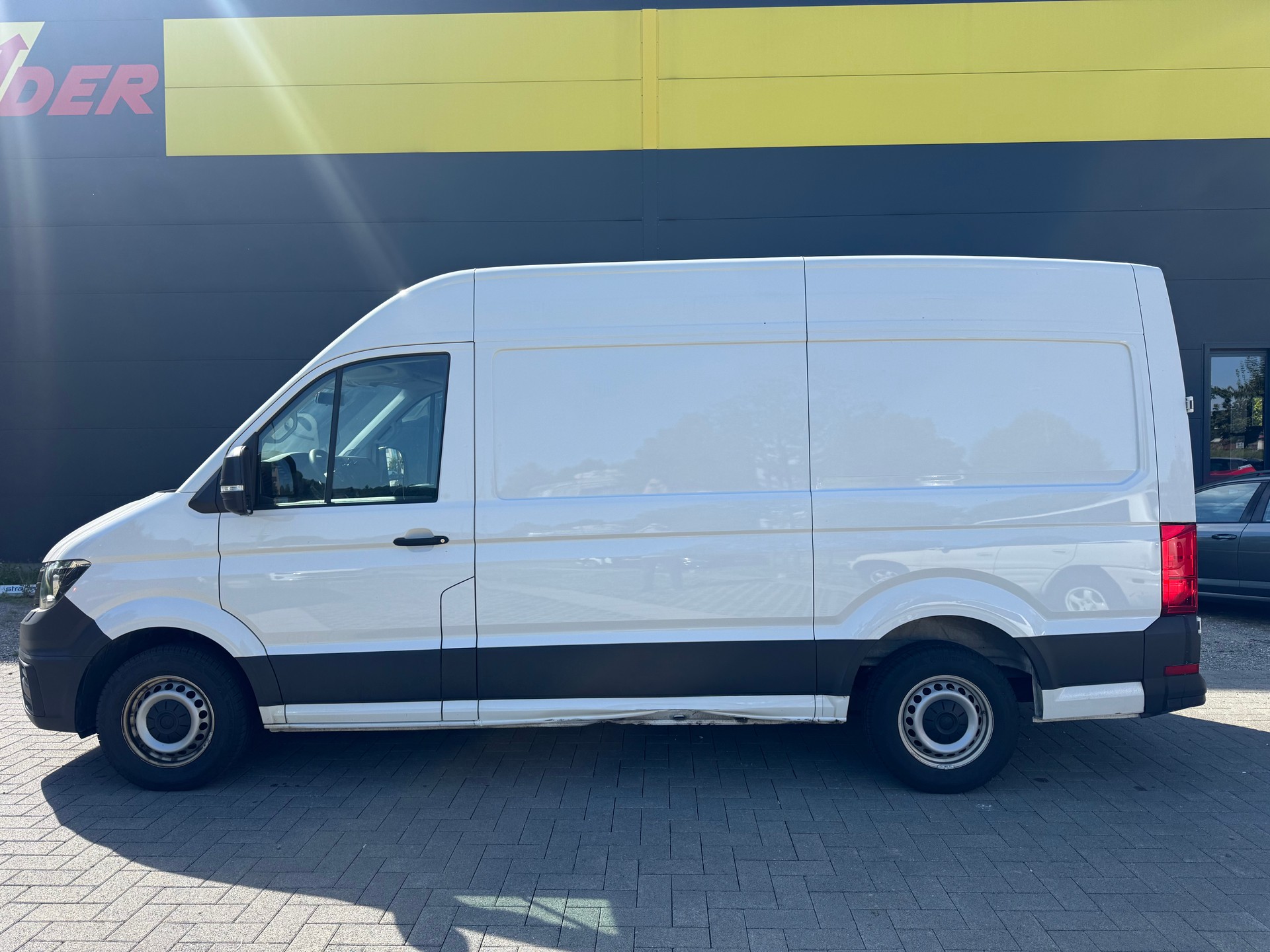 VW Crafter 35 2.0 TDI L3 A-image-7
