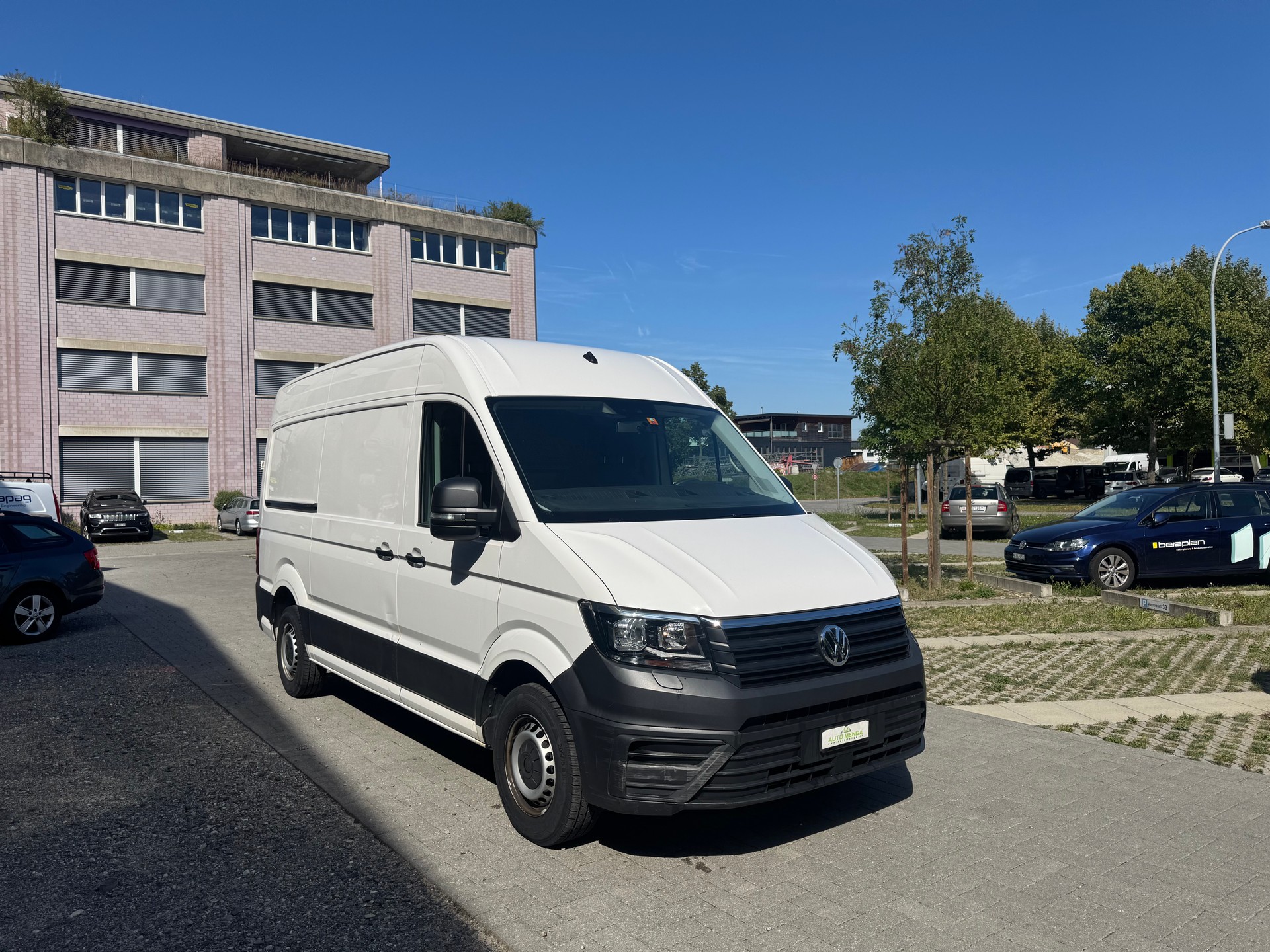 VW Crafter 35 2.0 TDI L3 A-image-2