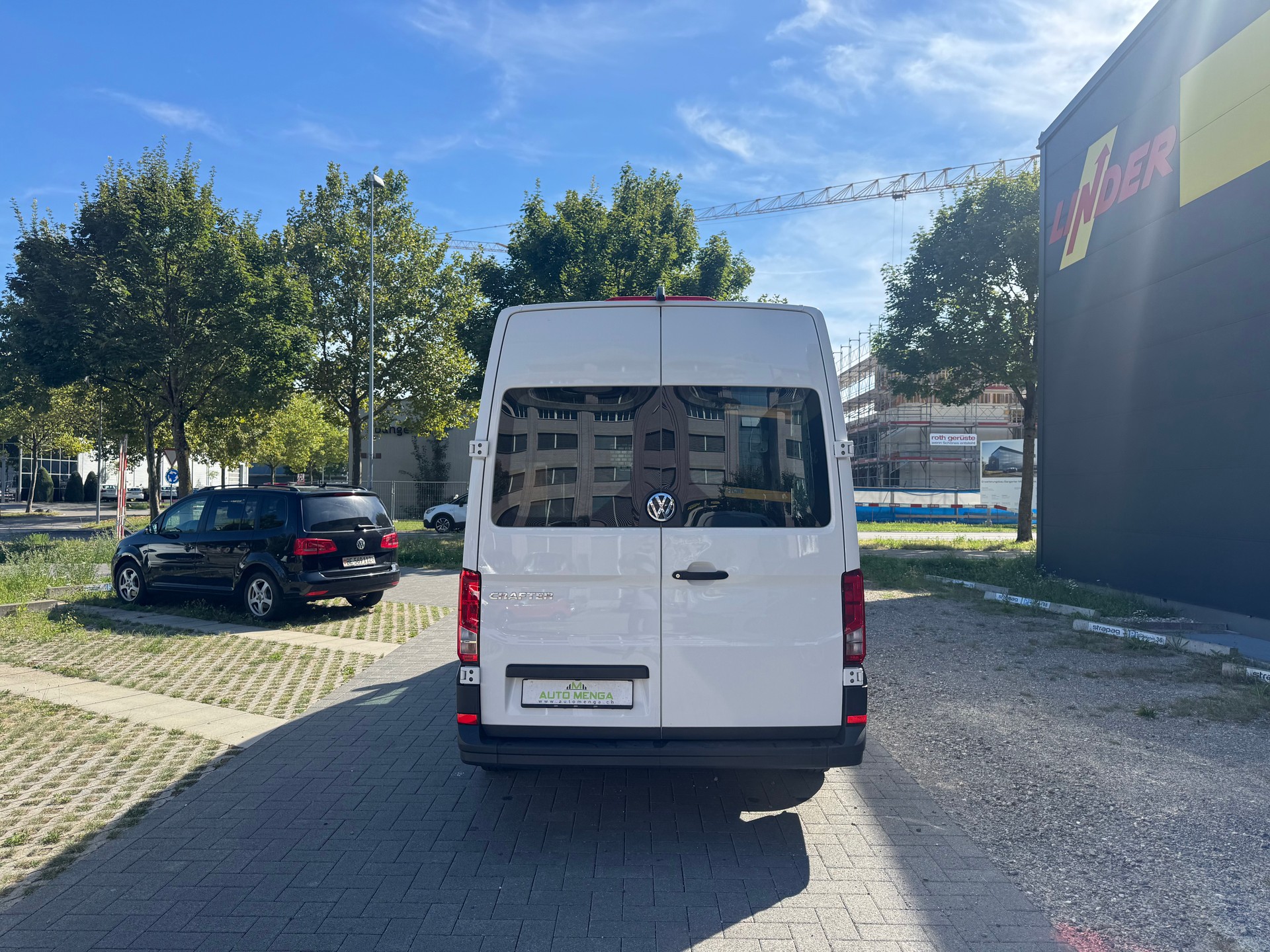 VW Crafter 35 2.0 TDI L3 A-image-5