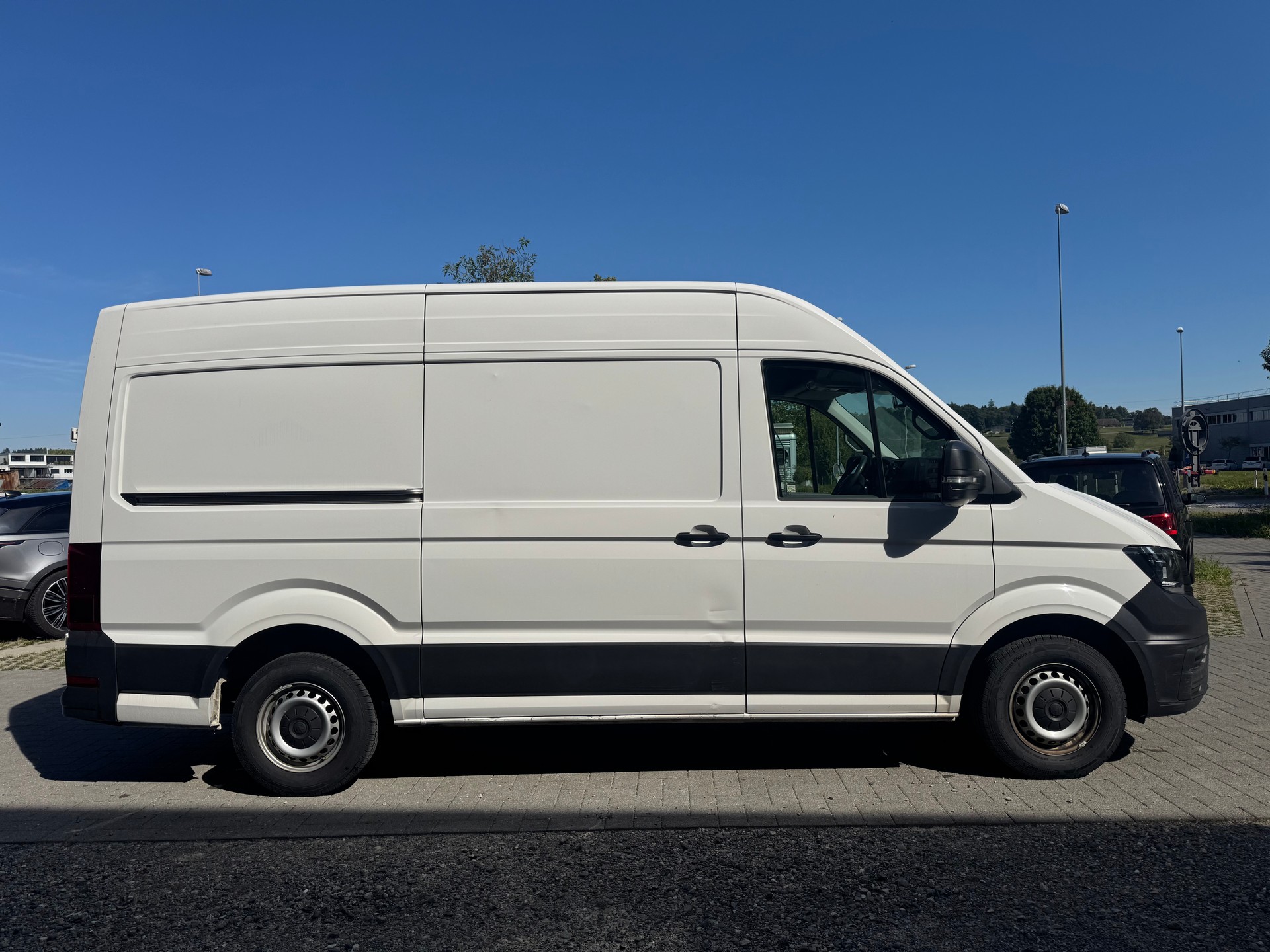 VW Crafter 35 2.0 TDI L3 A-image-3
