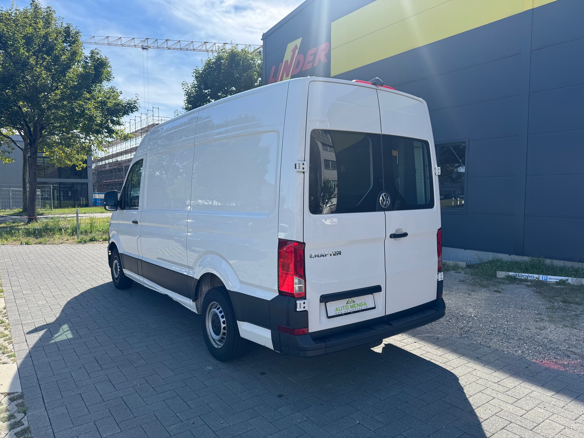 VW Crafter 35 2.0 TDI L3 A-image-6