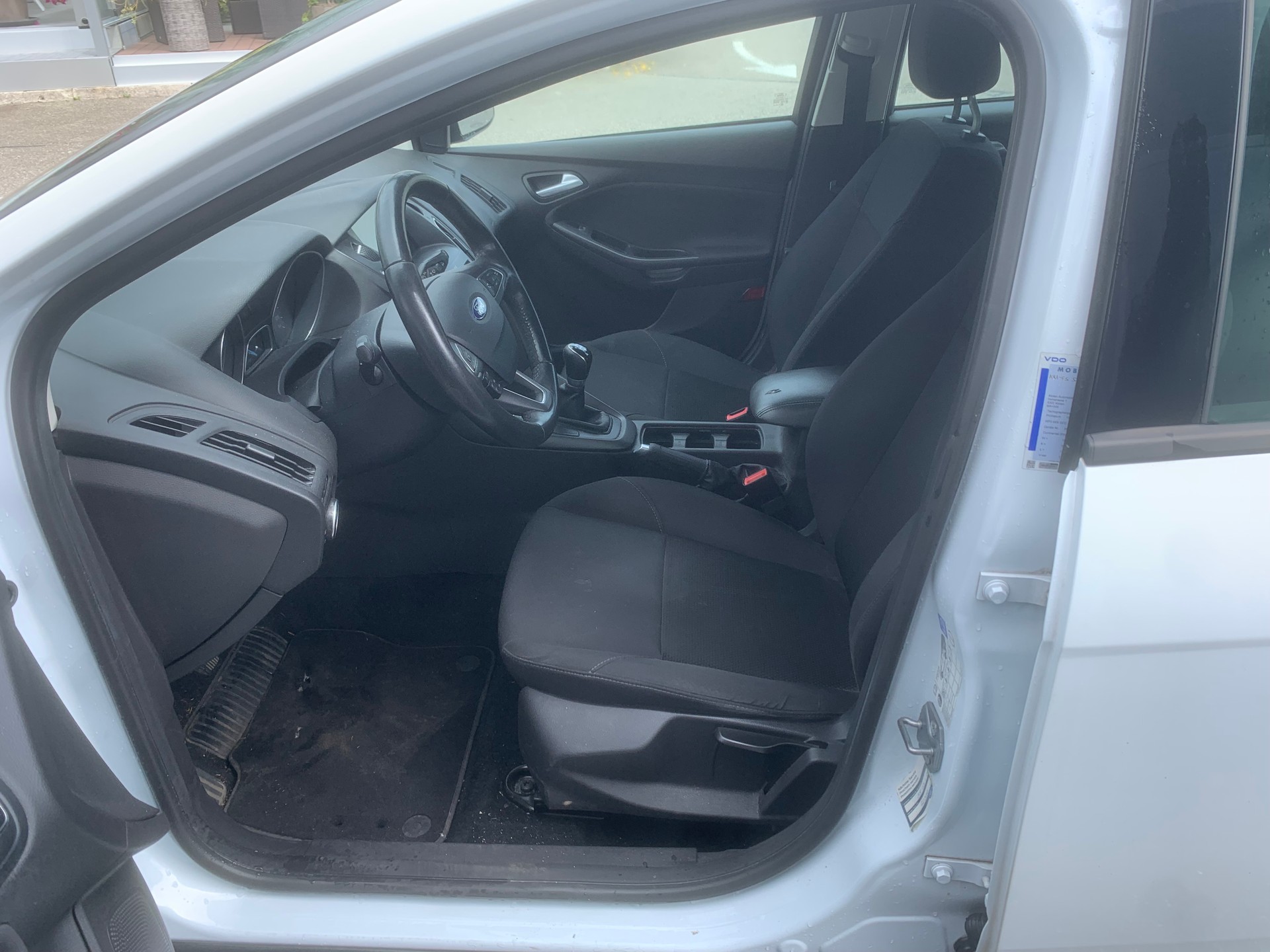 FORD Focus 1.0 SCTi Business-image-13