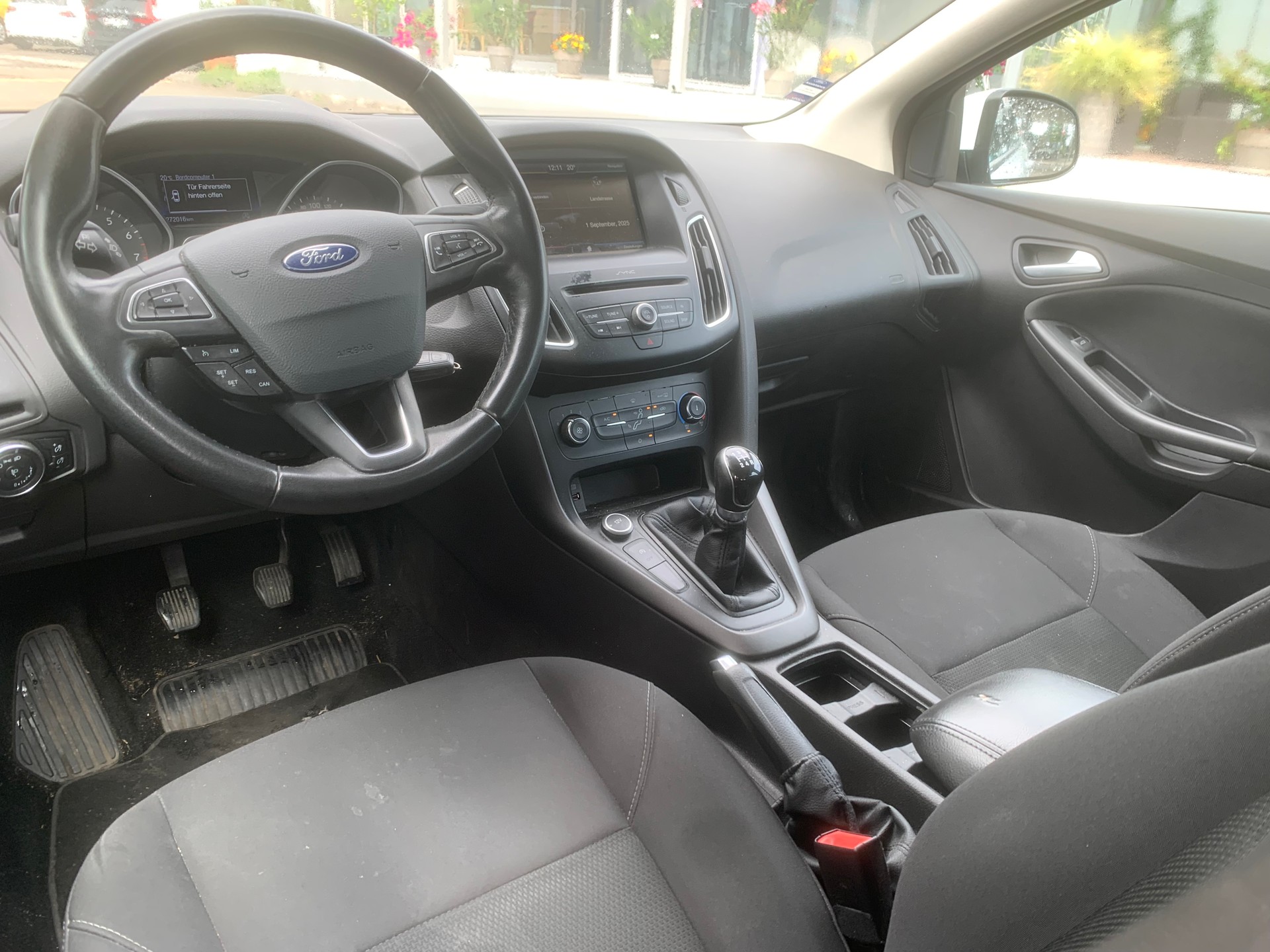 FORD Focus 1.0 SCTi Business-image-12