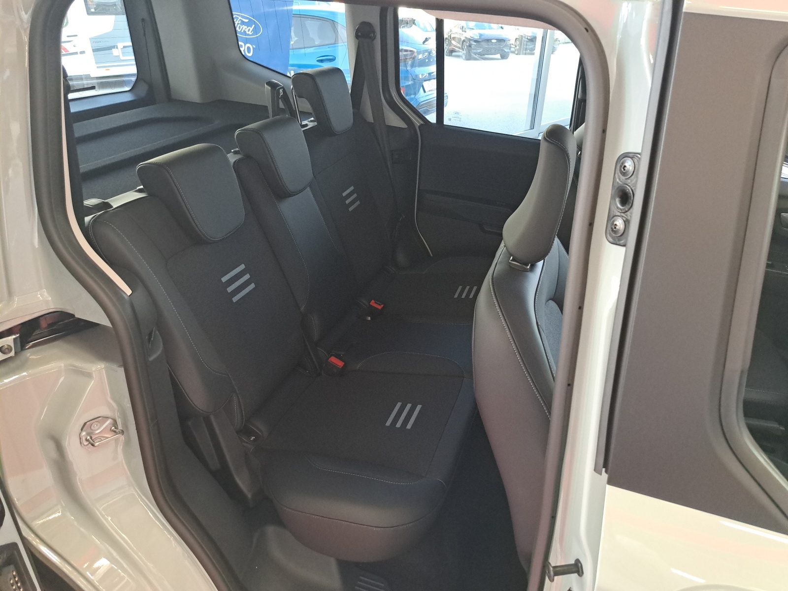 FORD Tourneo Courier 1.0 EcoBoost Active-image-5