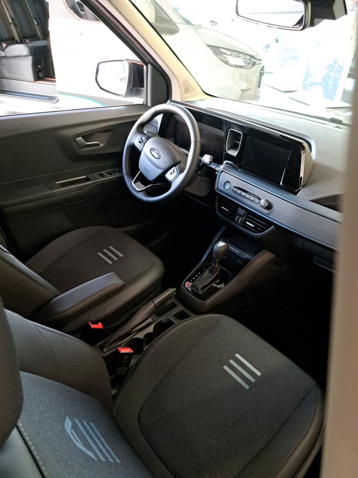 FORD Tourneo Courier 1.0 EcoBoost Active-image-4