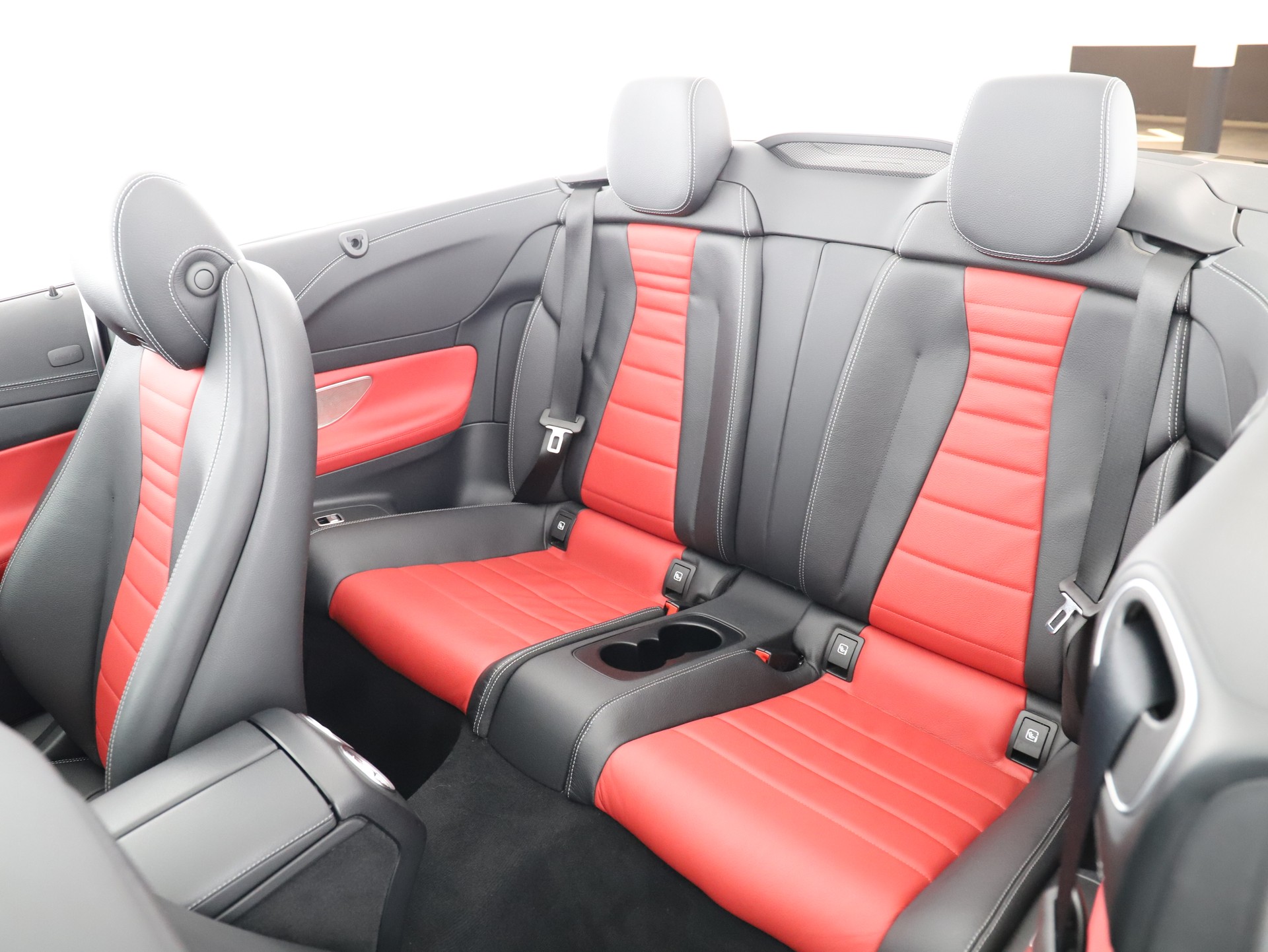 MERCEDES-BENZ E 450 Cab. 4M AMG Line-image-14