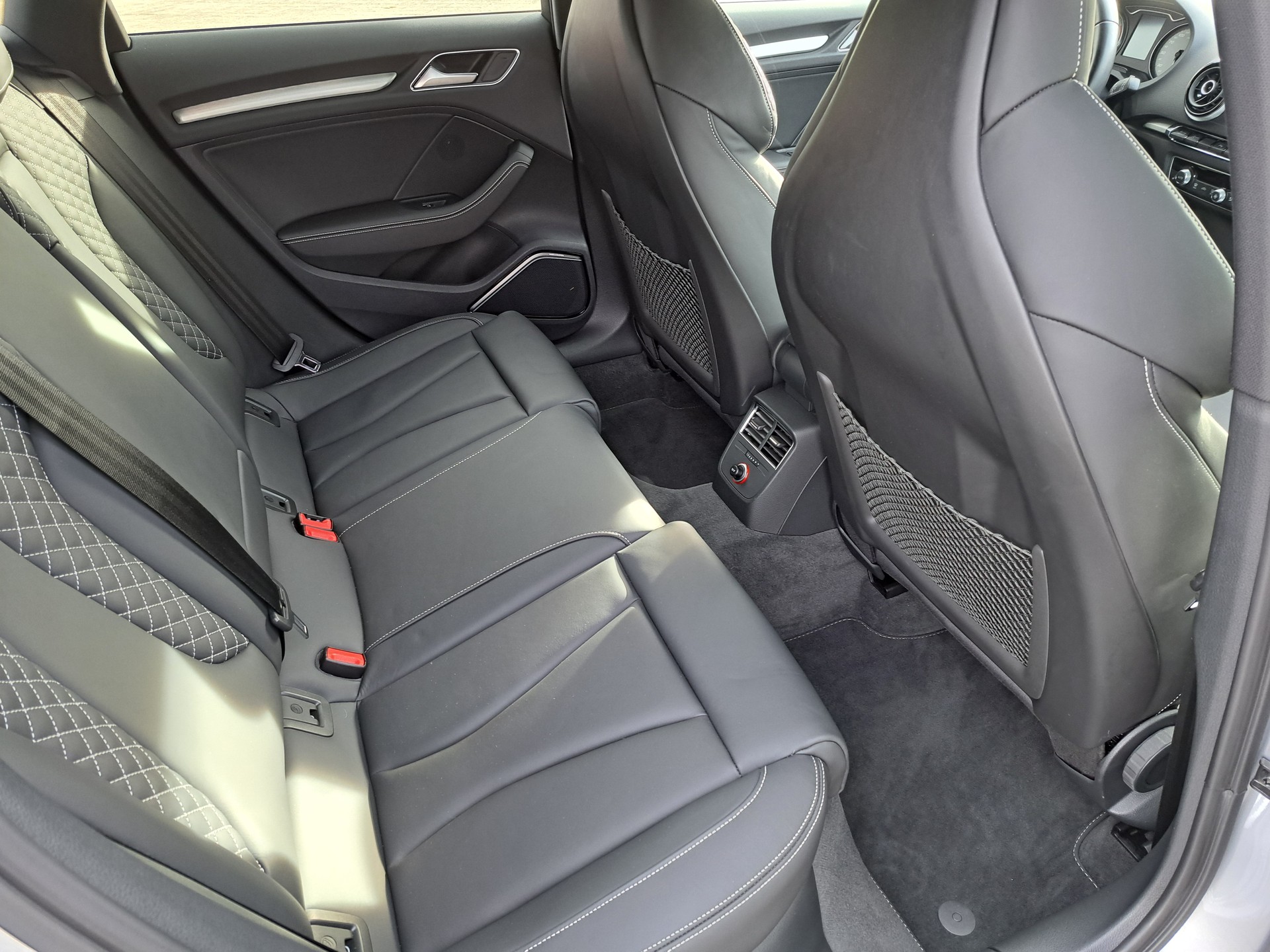AUDI S3 Sportback 2.0 TFSI quattro S-tronic-image-5