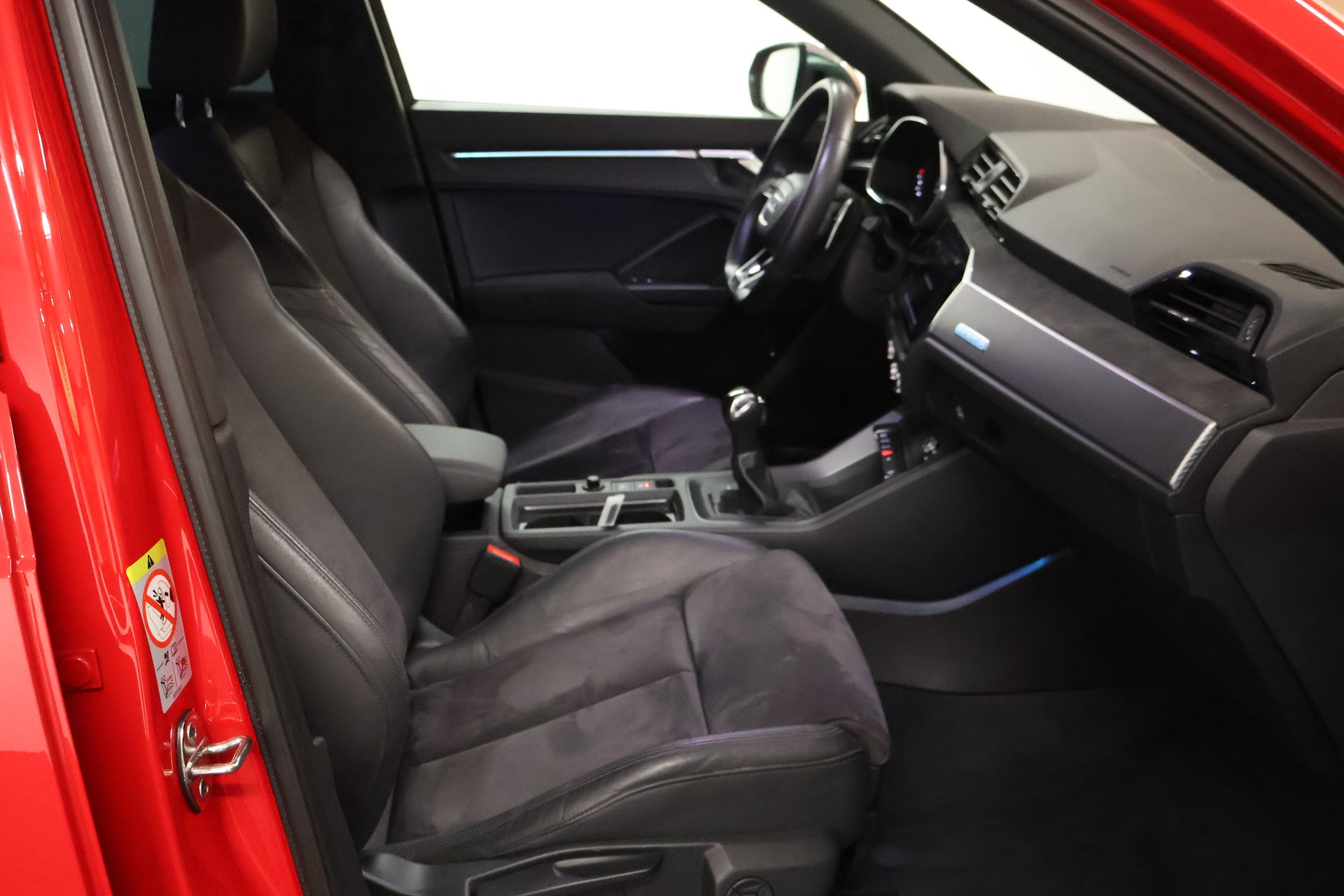 AUDI RS Q3 2.5 TFSI quattro S tronic-image-15