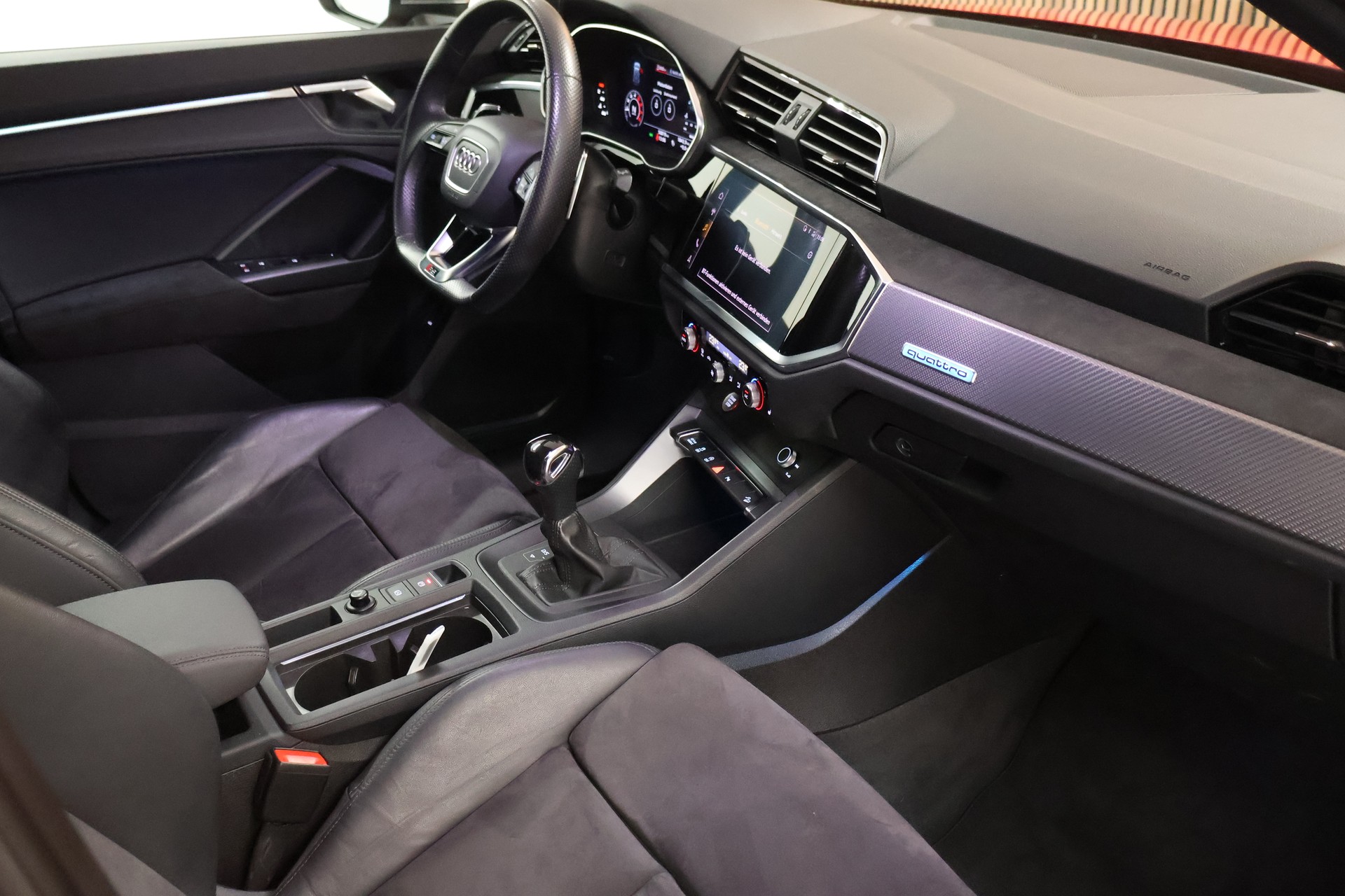 AUDI RS Q3 2.5 TFSI quattro S tronic-image-16