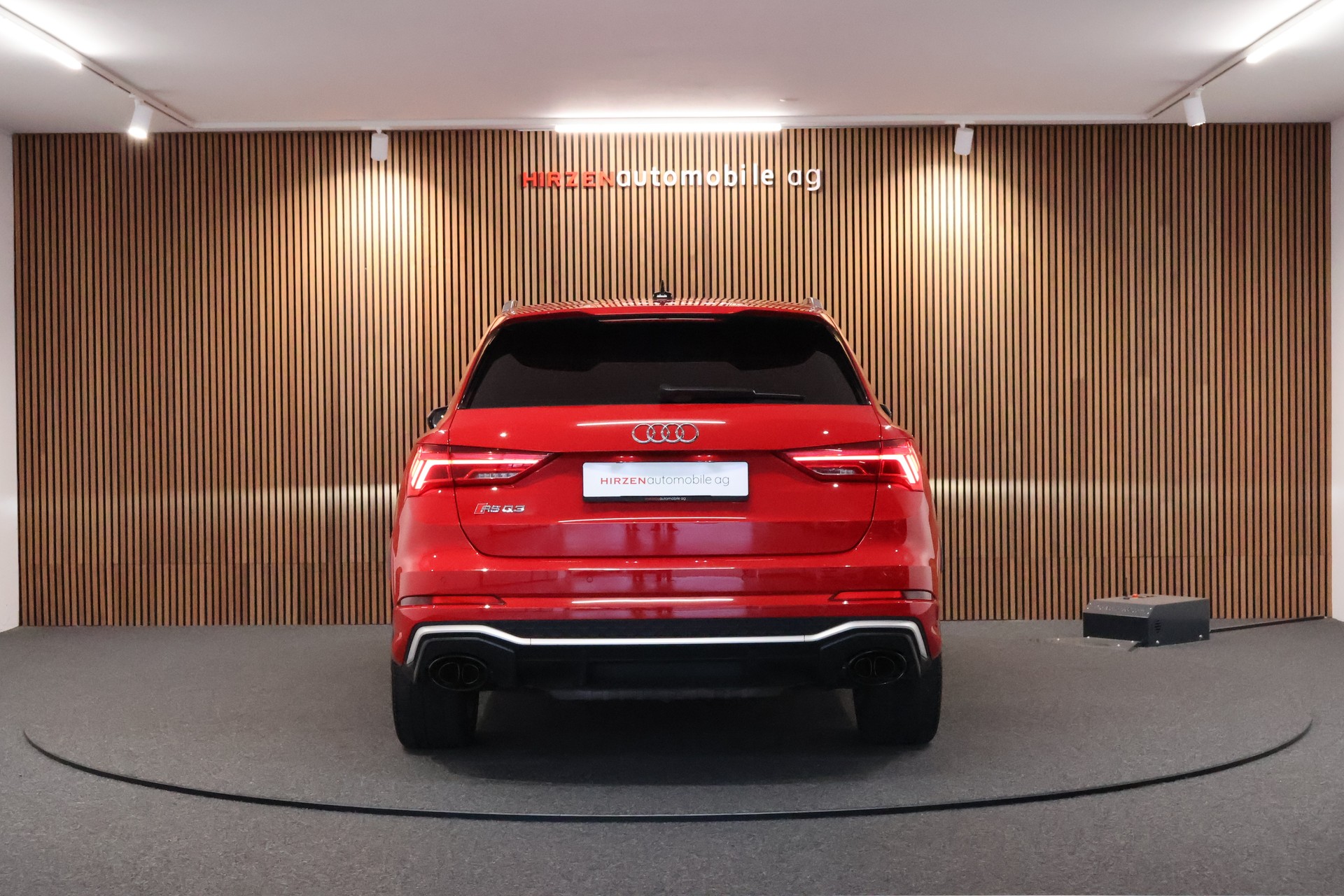 AUDI RS Q3 2.5 TFSI quattro S tronic-image-3