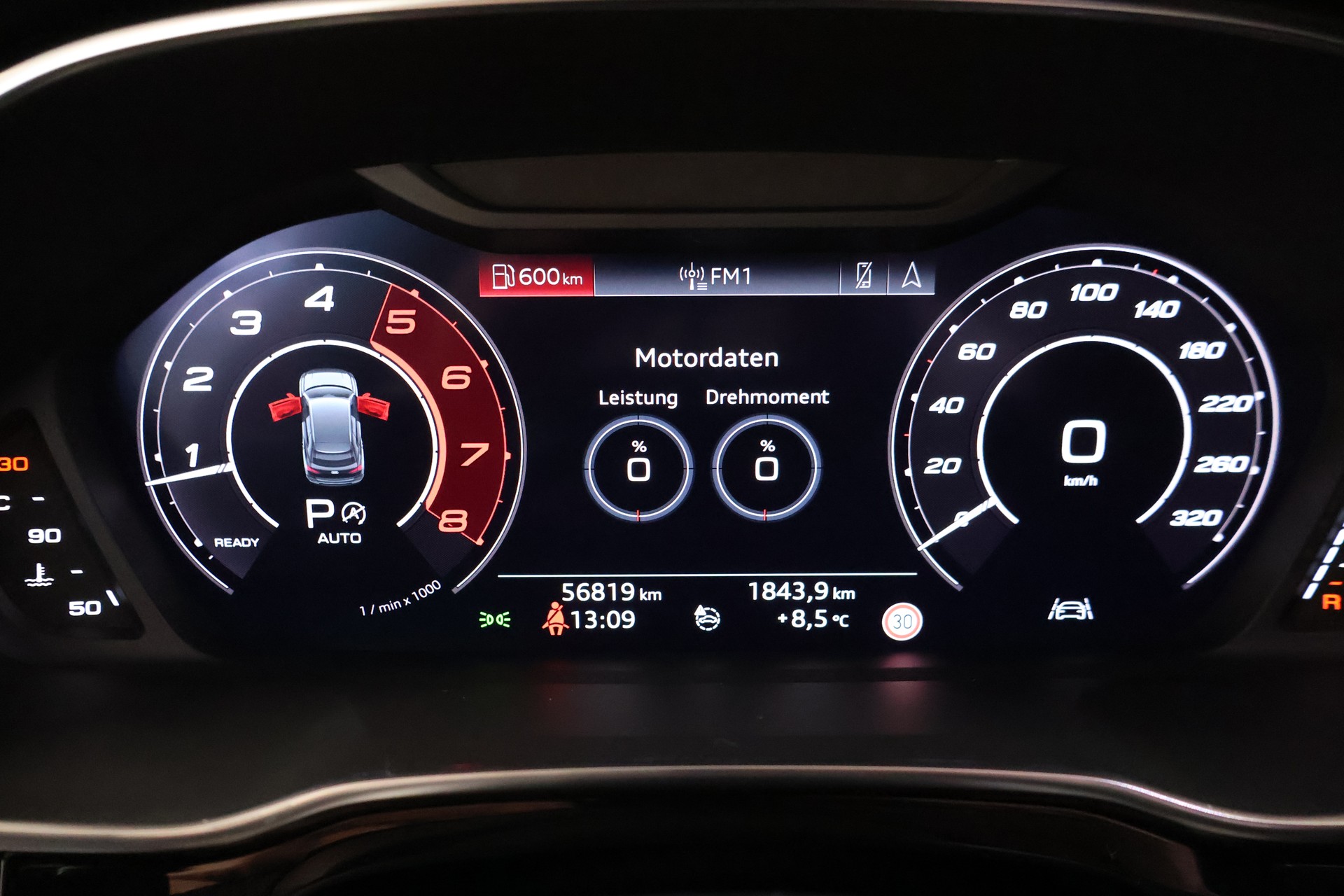 AUDI RS Q3 2.5 TFSI quattro S tronic-image-27