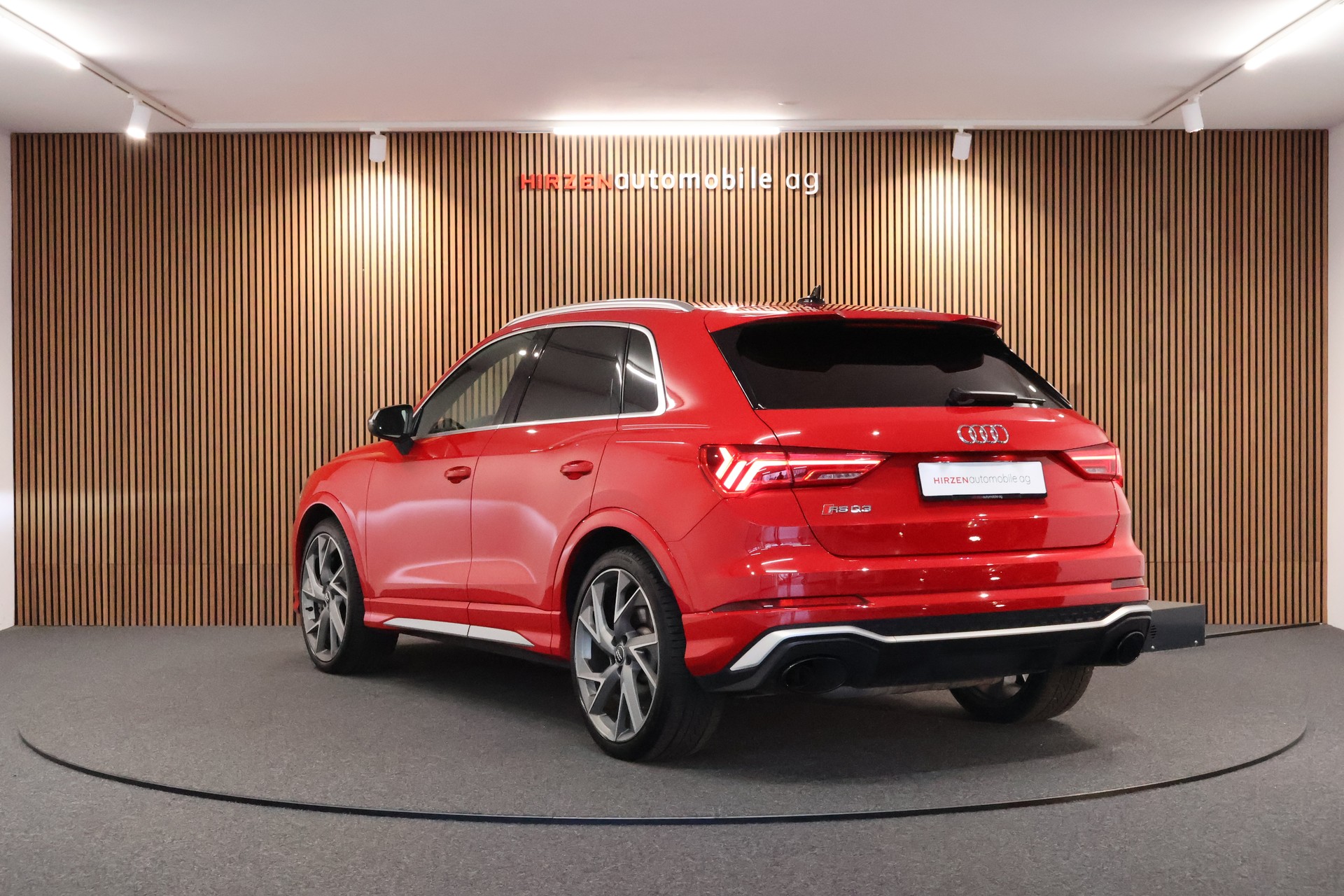 AUDI RS Q3 2.5 TFSI quattro S tronic-image-2