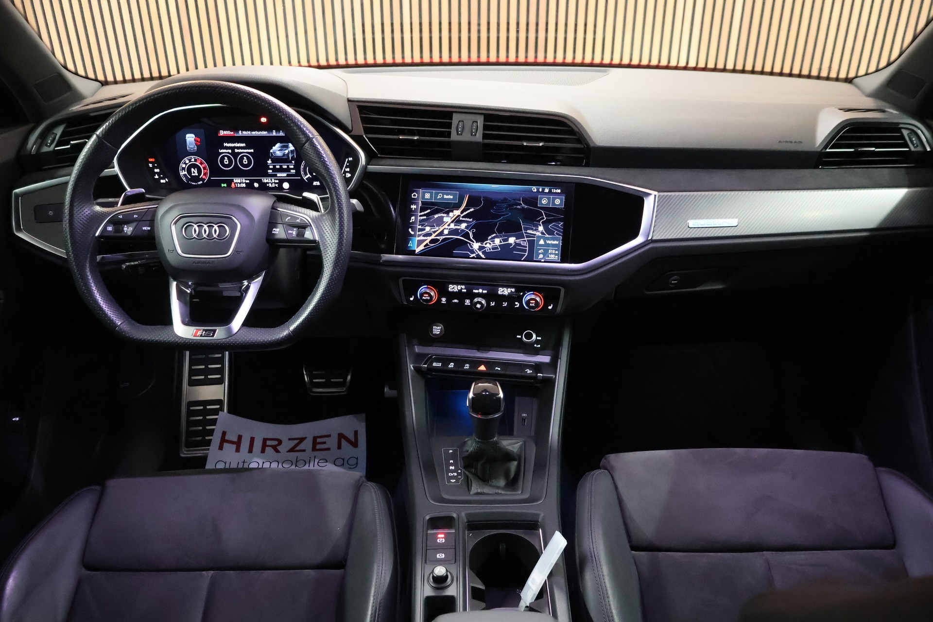 AUDI RS Q3 2.5 TFSI quattro S tronic-image-17