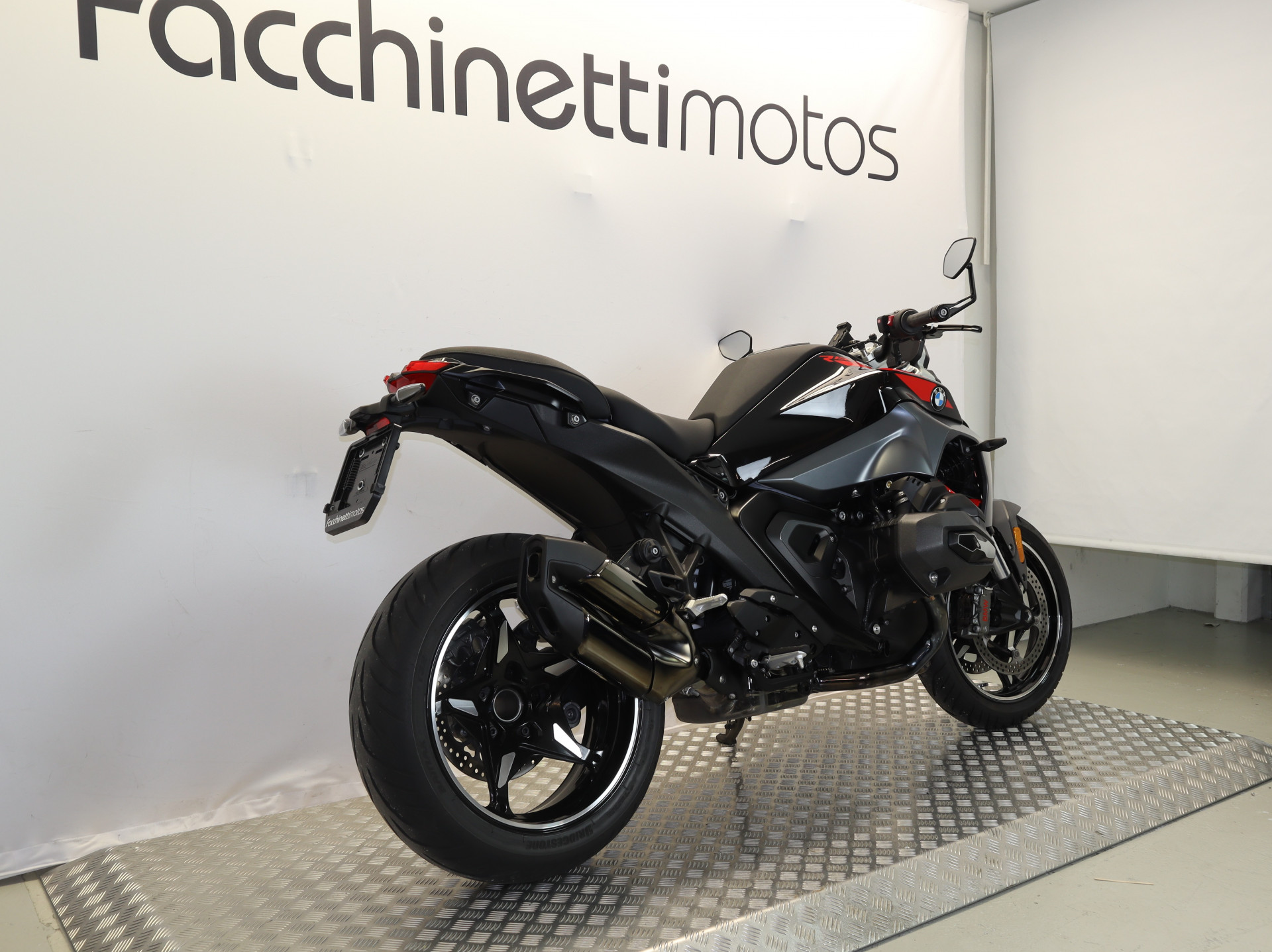 BMW R 1300 R-showroom-element-3