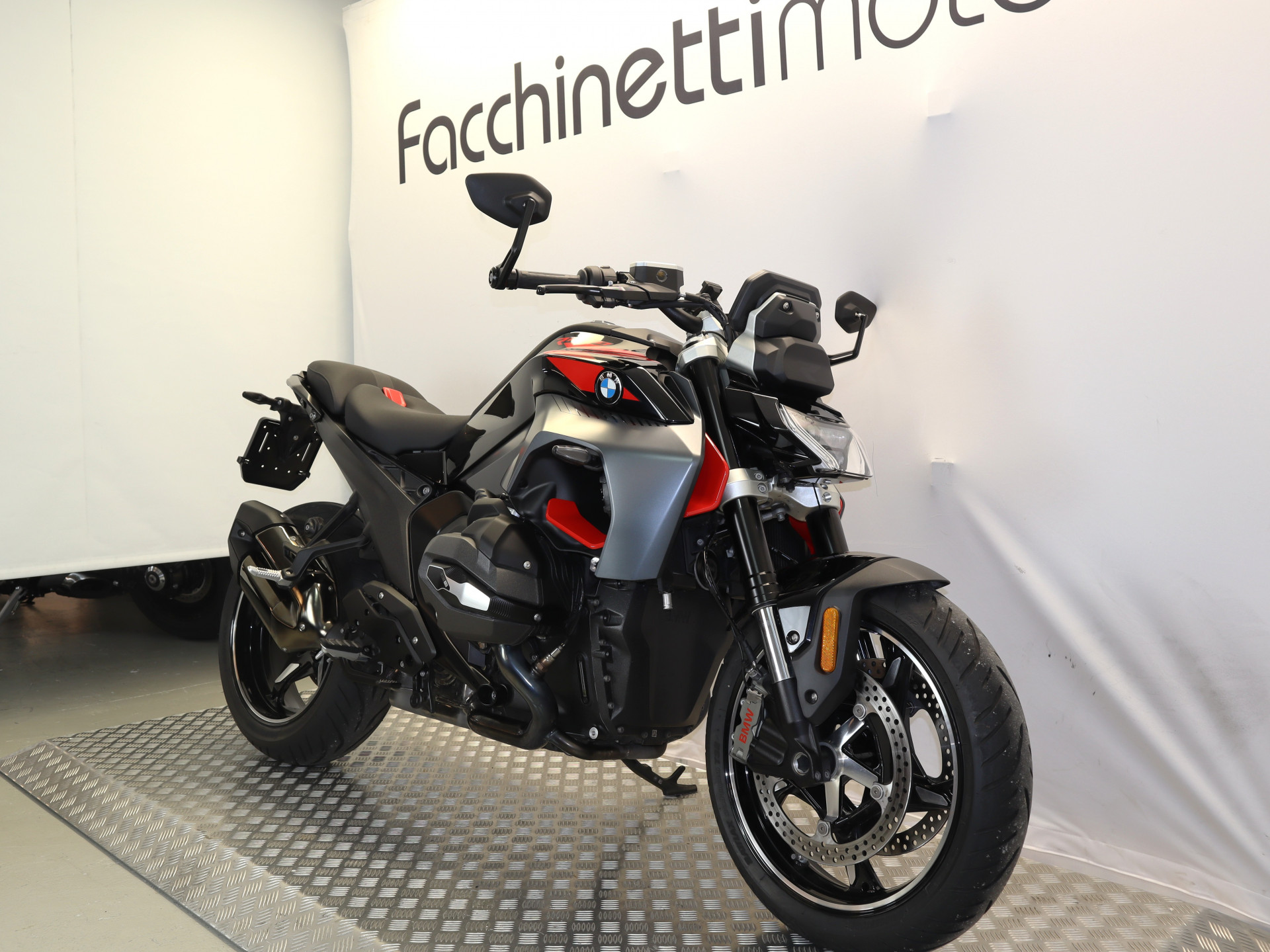 BMW R 1300 R-showroom-element-2