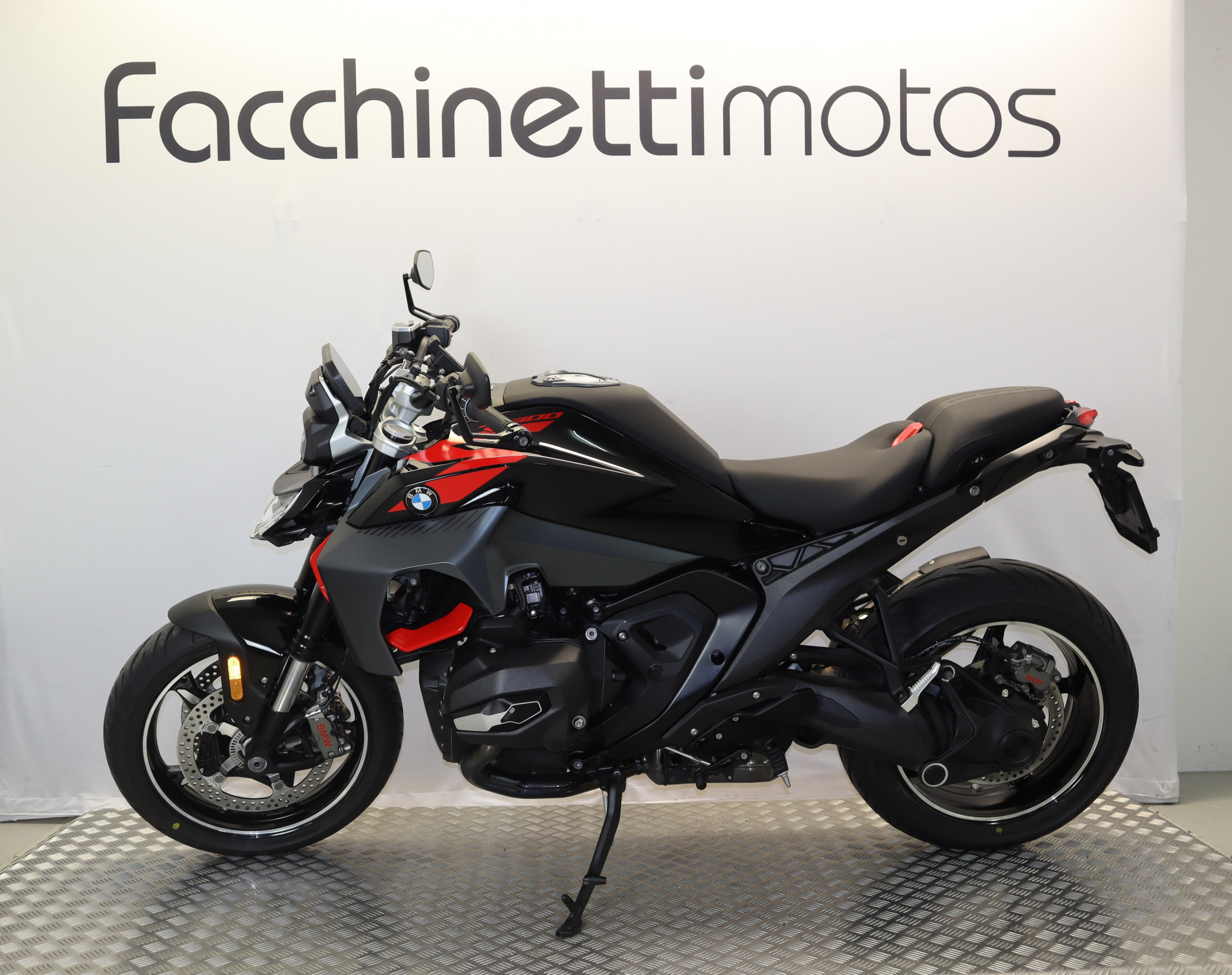 BMW R 1300 R-showroom-element-1